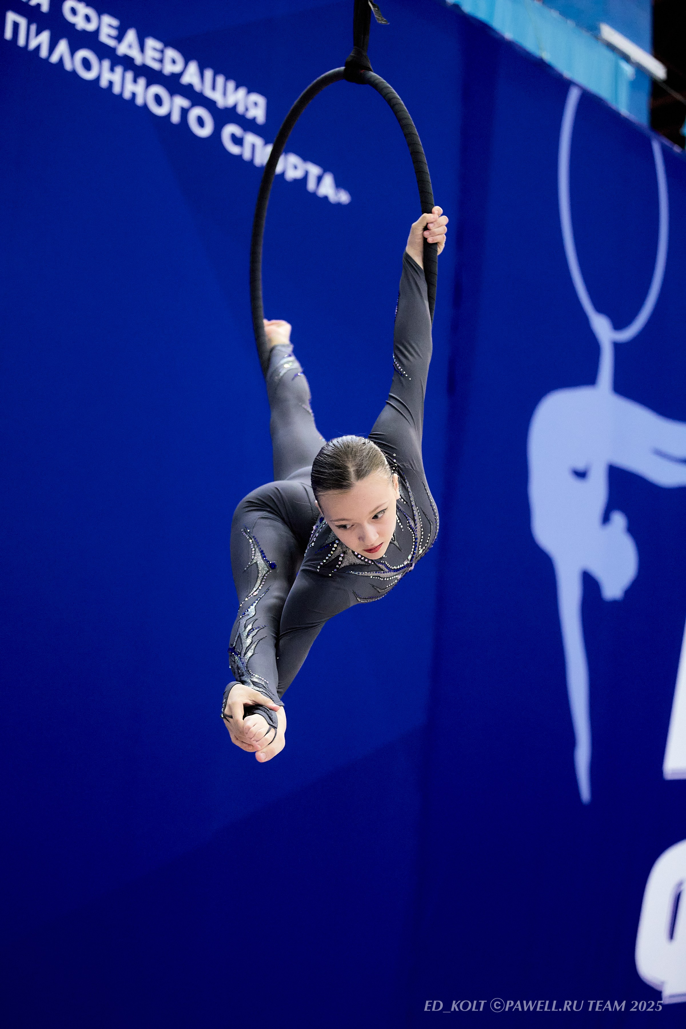 Воздушная гимнастика. ФОТОГРАФ ЭДУАРД КОЛТУНОВСКИЙ