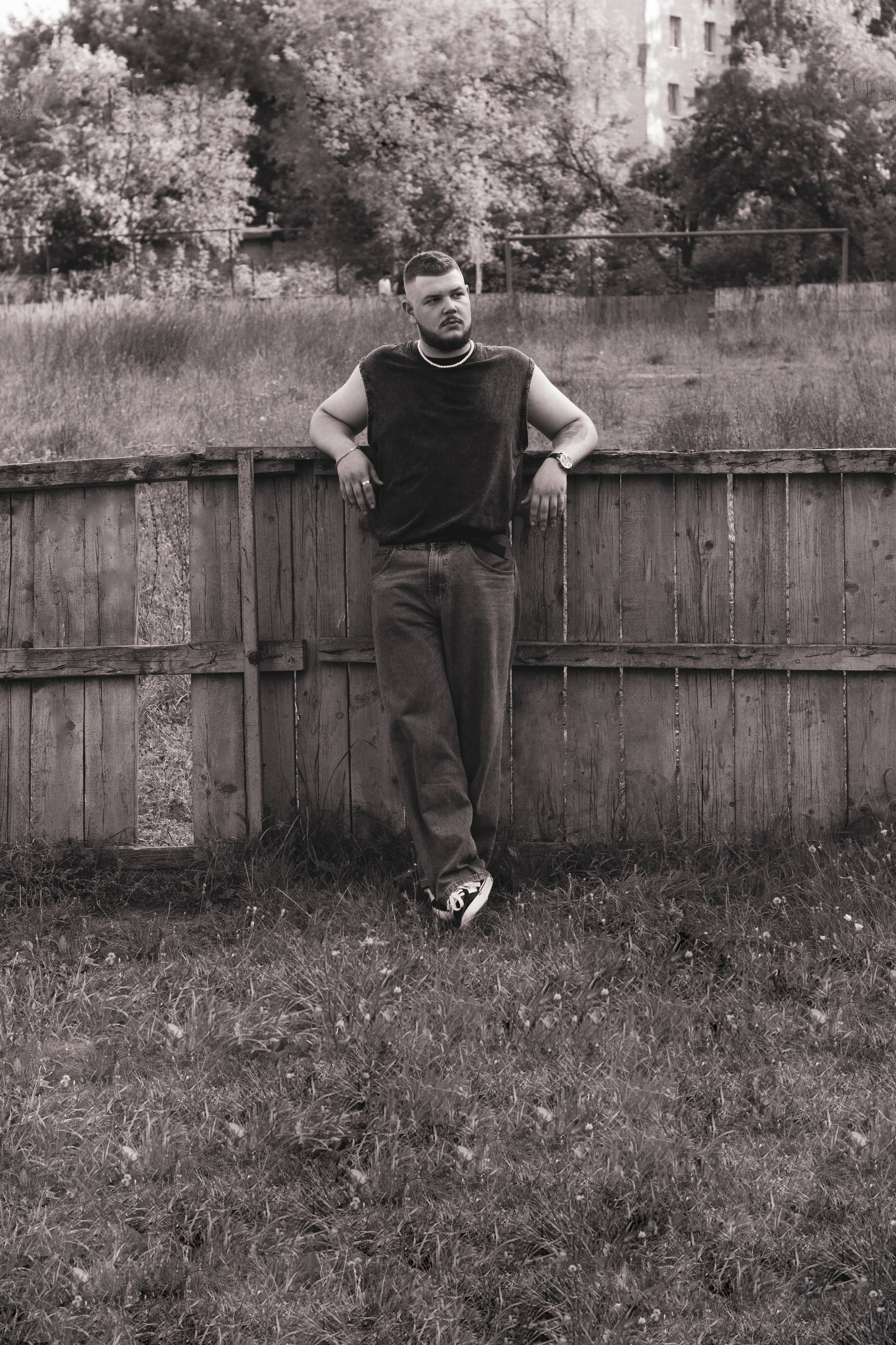 Уличная съемка — Кирилл. Портретный фотограф в Орле. Готовые фото за 3 дня! Помощь в позировании. Советы по организации