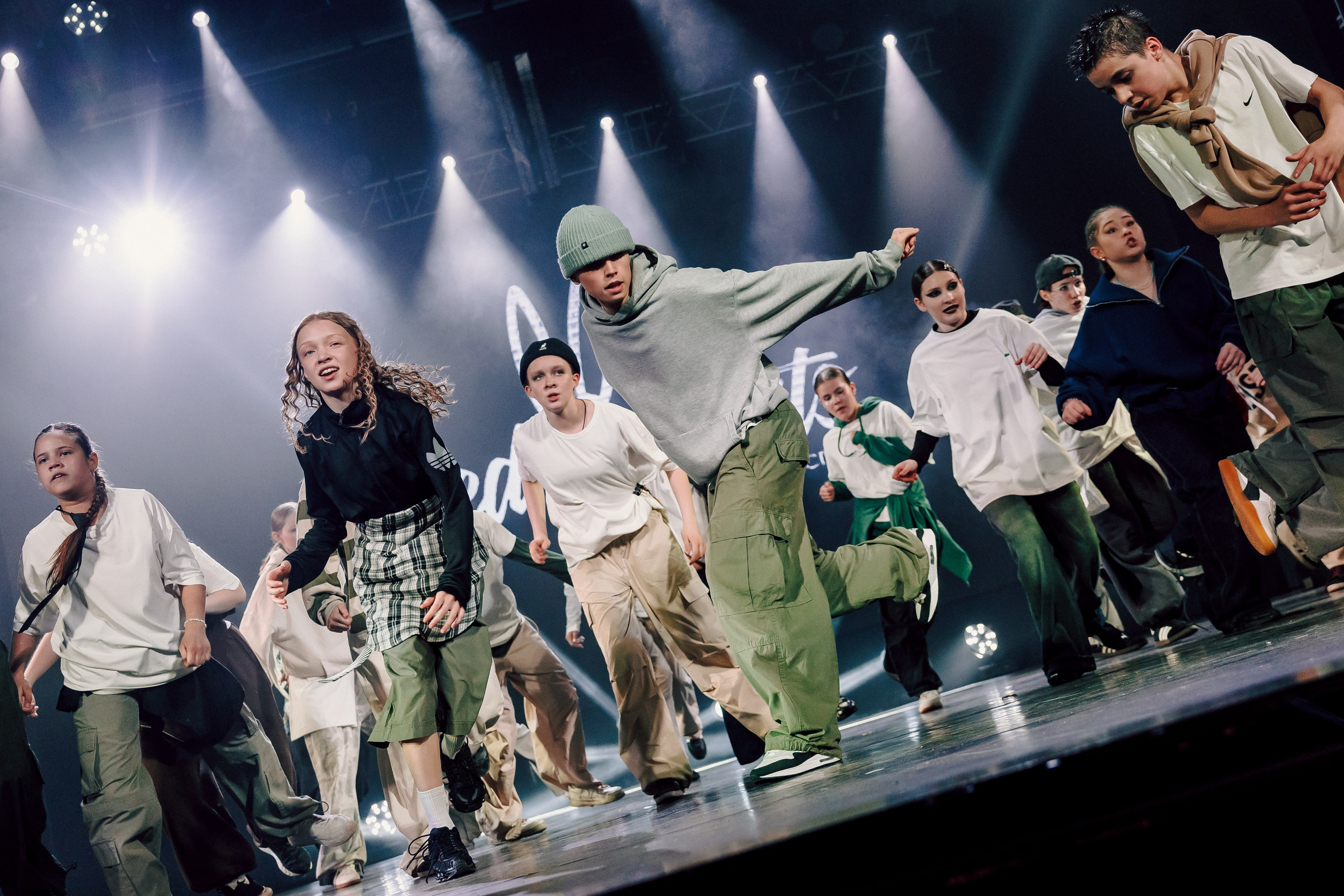 Отчётный концерт танцевальной школы «Red Rabbits» 2025. Лёшка Варзегов — фотограф