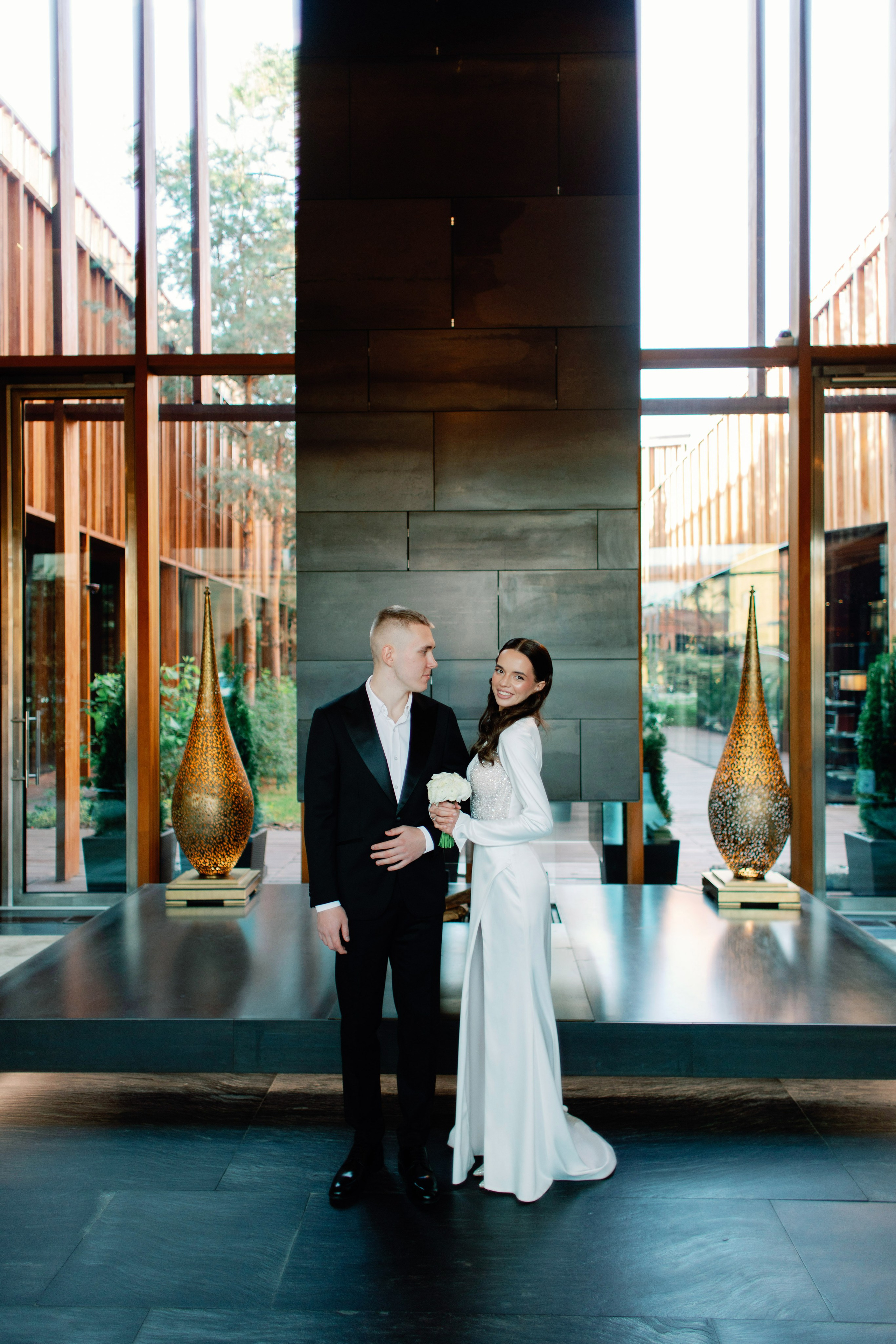 Свадьба для двоих в Москве, фотосессия на крыше, сборы, прогулка в Barvikha Luxury Village