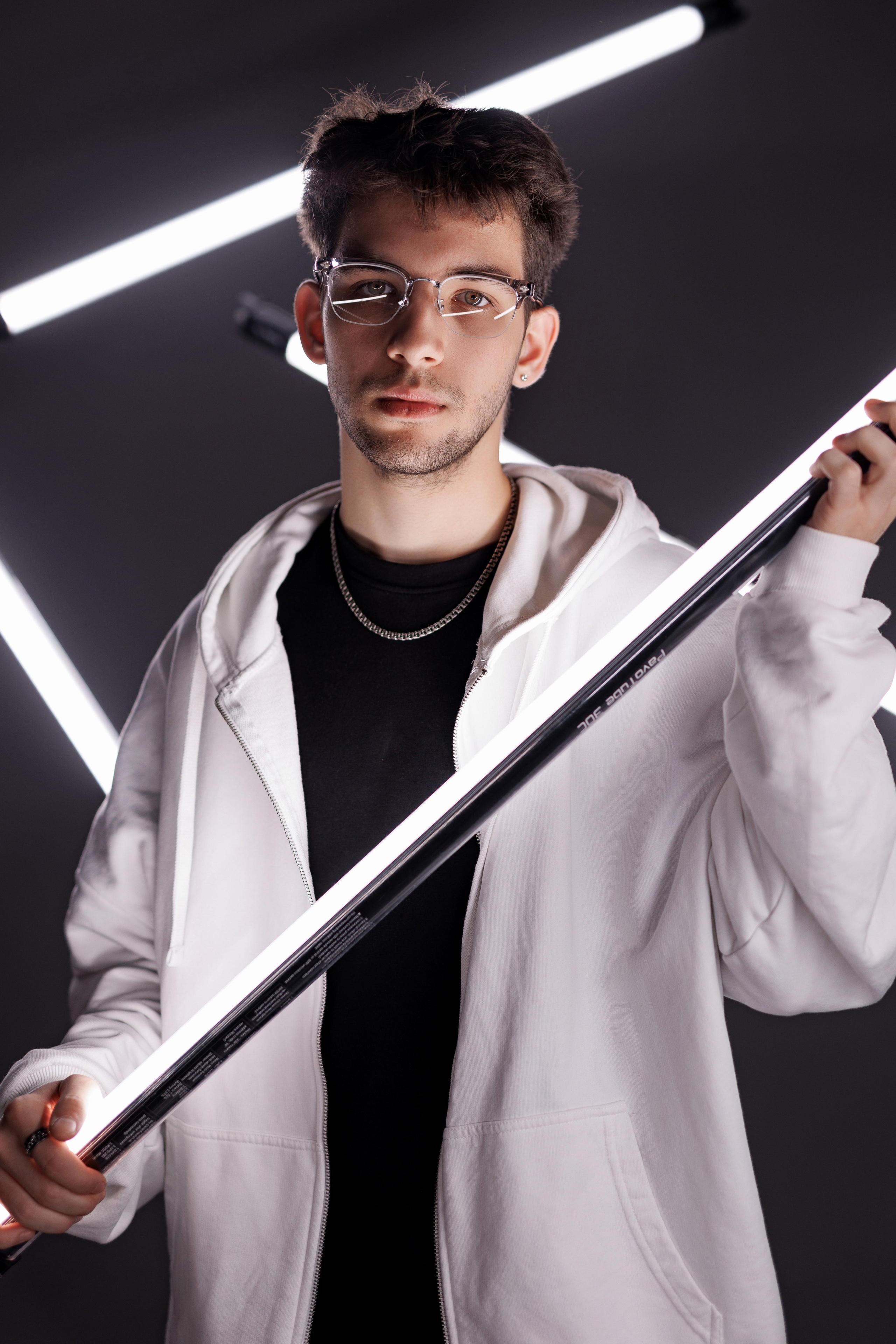 Неоновая съемка в студии Окла. Выпускные альбомы и фотокниги в Уфе и РБ