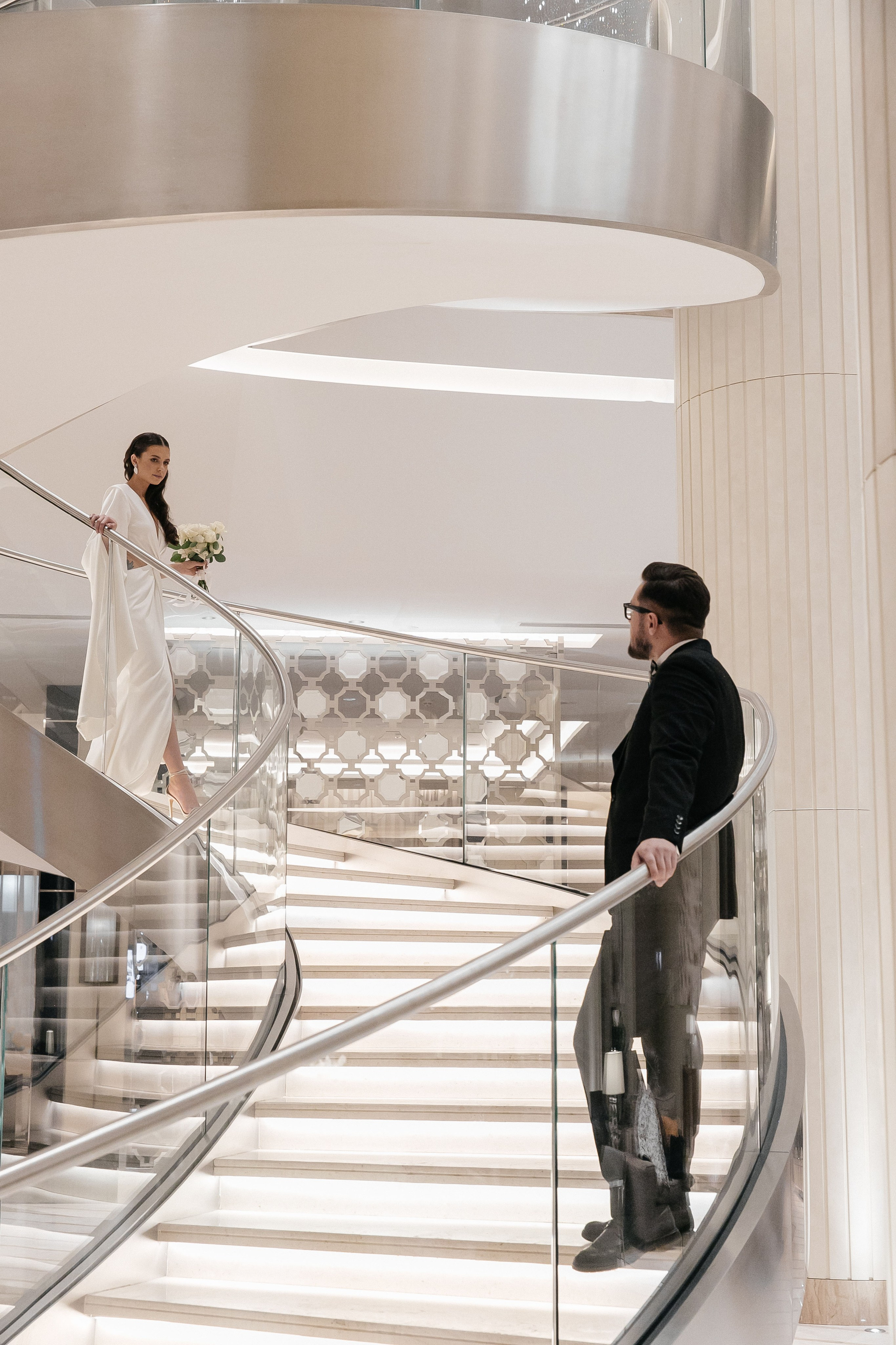 Свадебная фотосессия в отеле Hyatt Regency Moscow Petrovsky Park. Свадебный фотограф в Москве Элина Ларченкова. Фото, которые цепляют