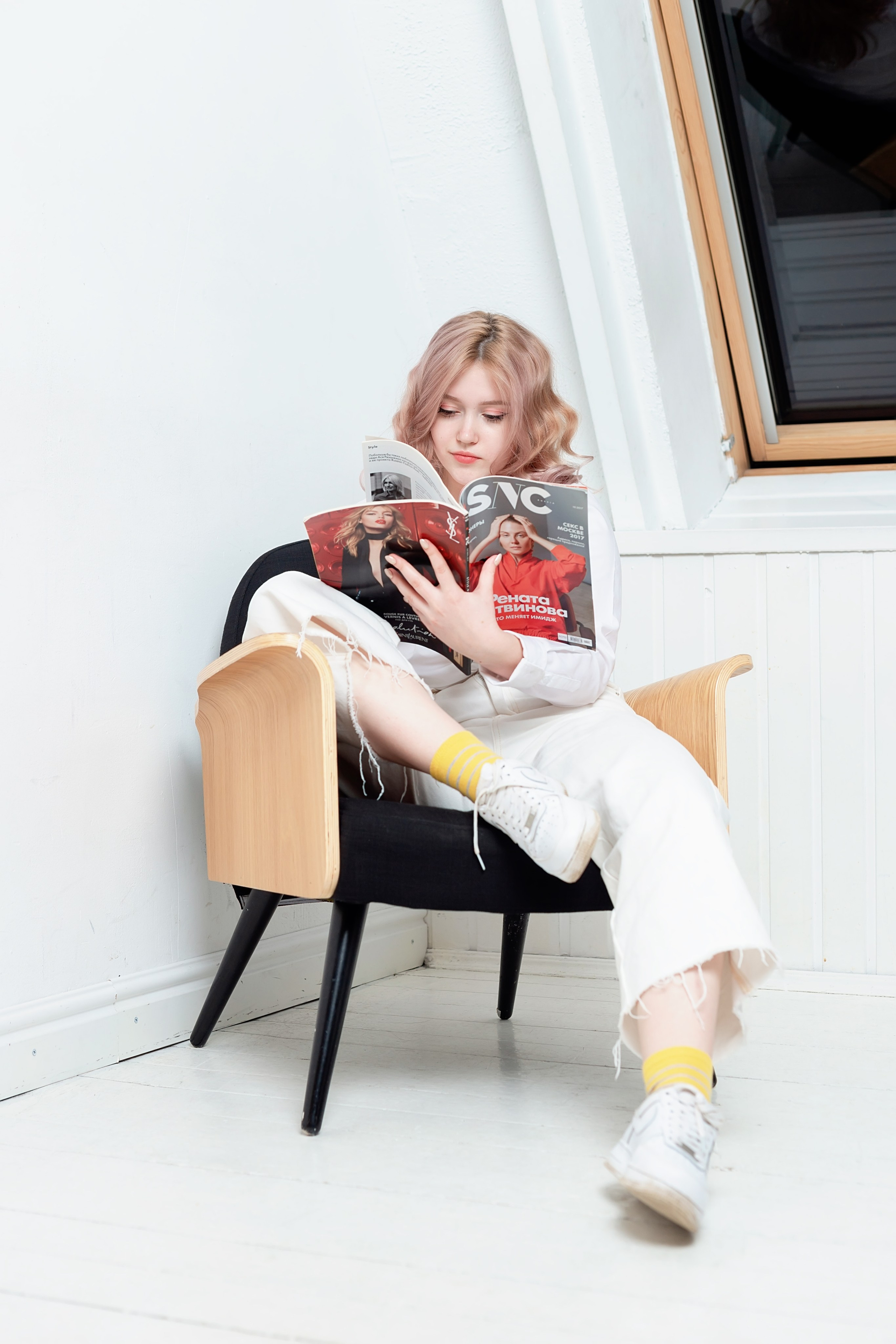 Яркая индивидуальная съемка в студии Санкт-Петербурга. Портретные фотосессии, контент-съемки, репортаж