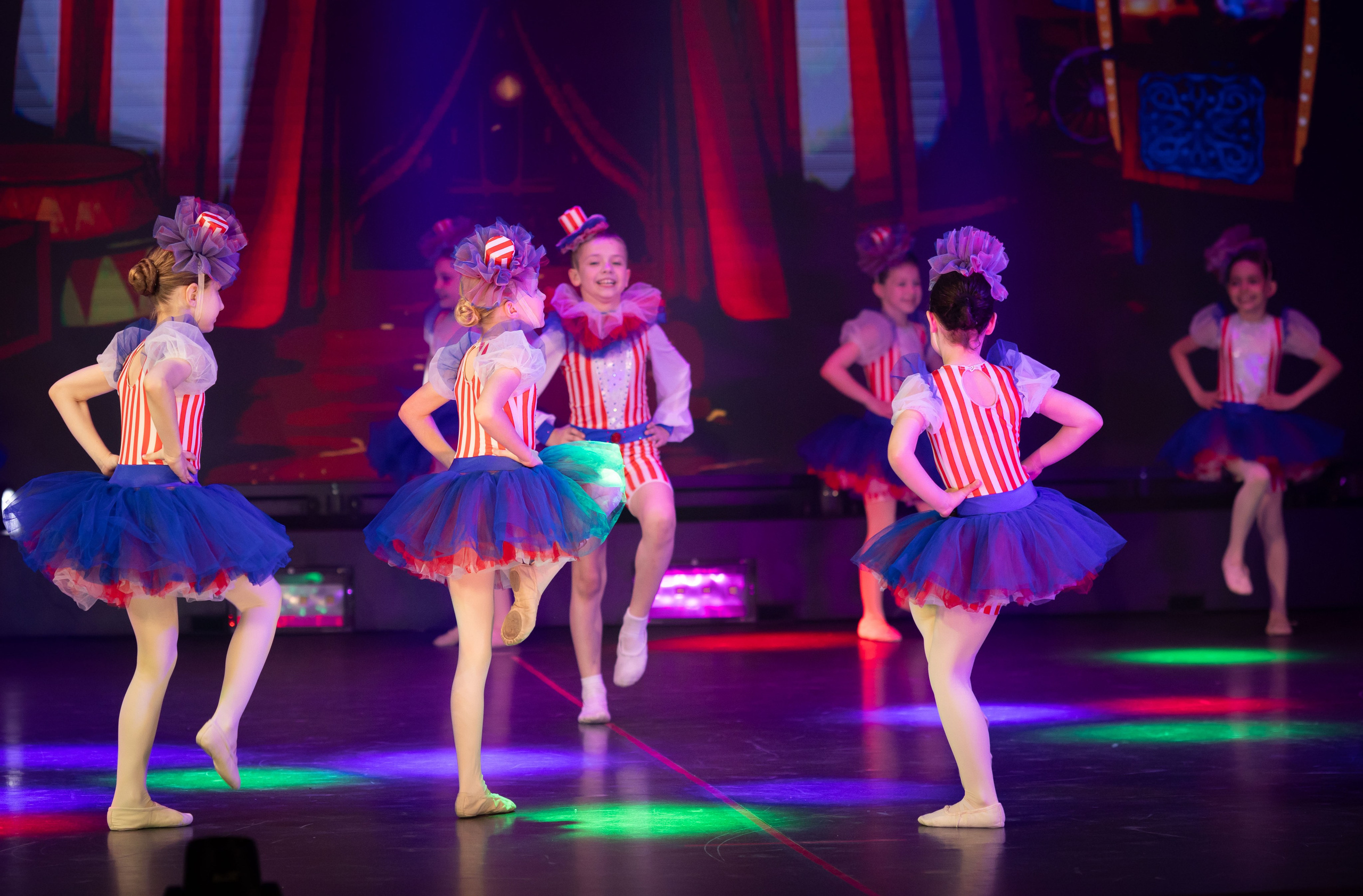 Дк Воровского отчетный концерт. Семейный и детский фотограф Анна Петракова