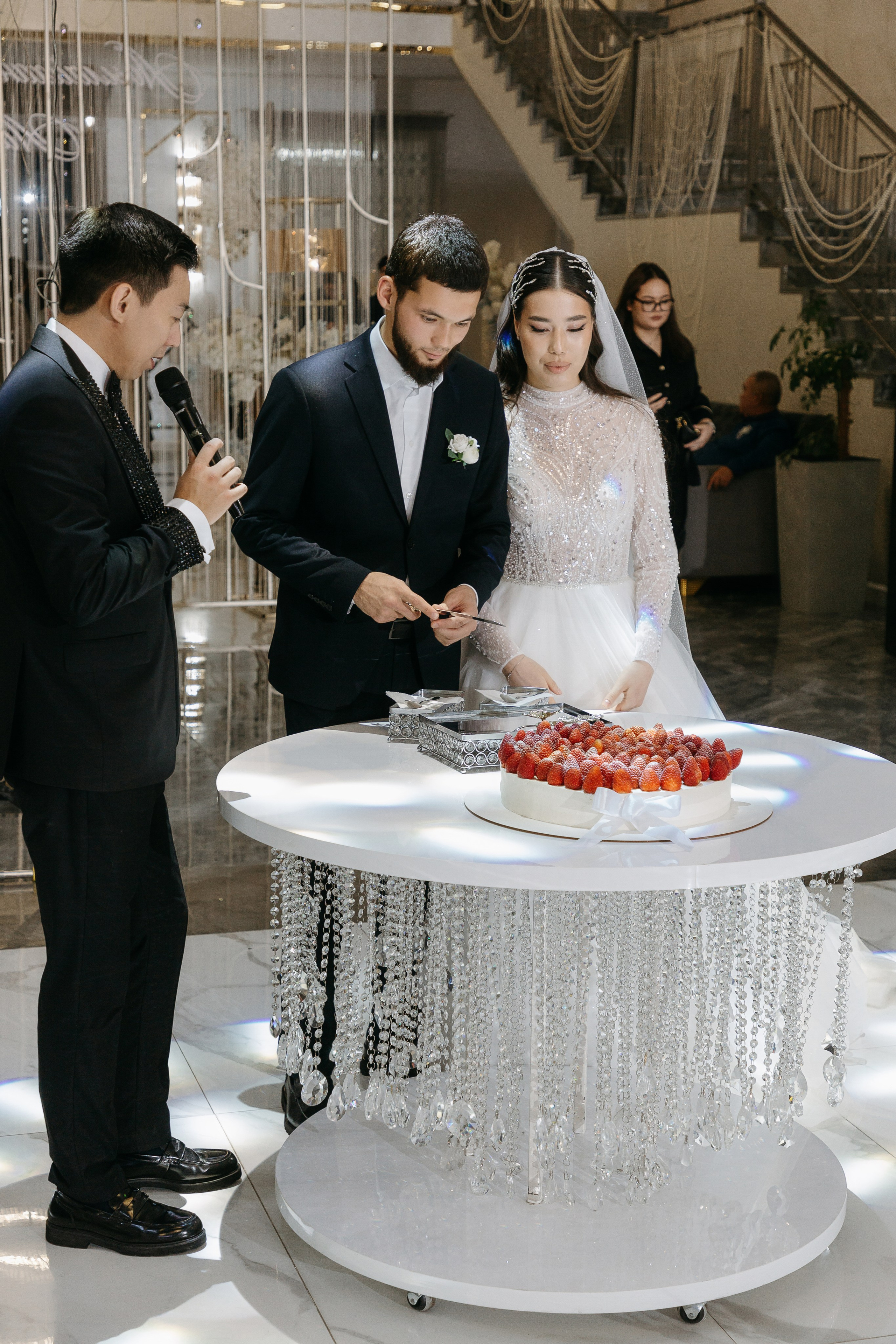 ФОТОГАЛЕРЕЯ. Ведущий Шоумен Алмас Каллемов