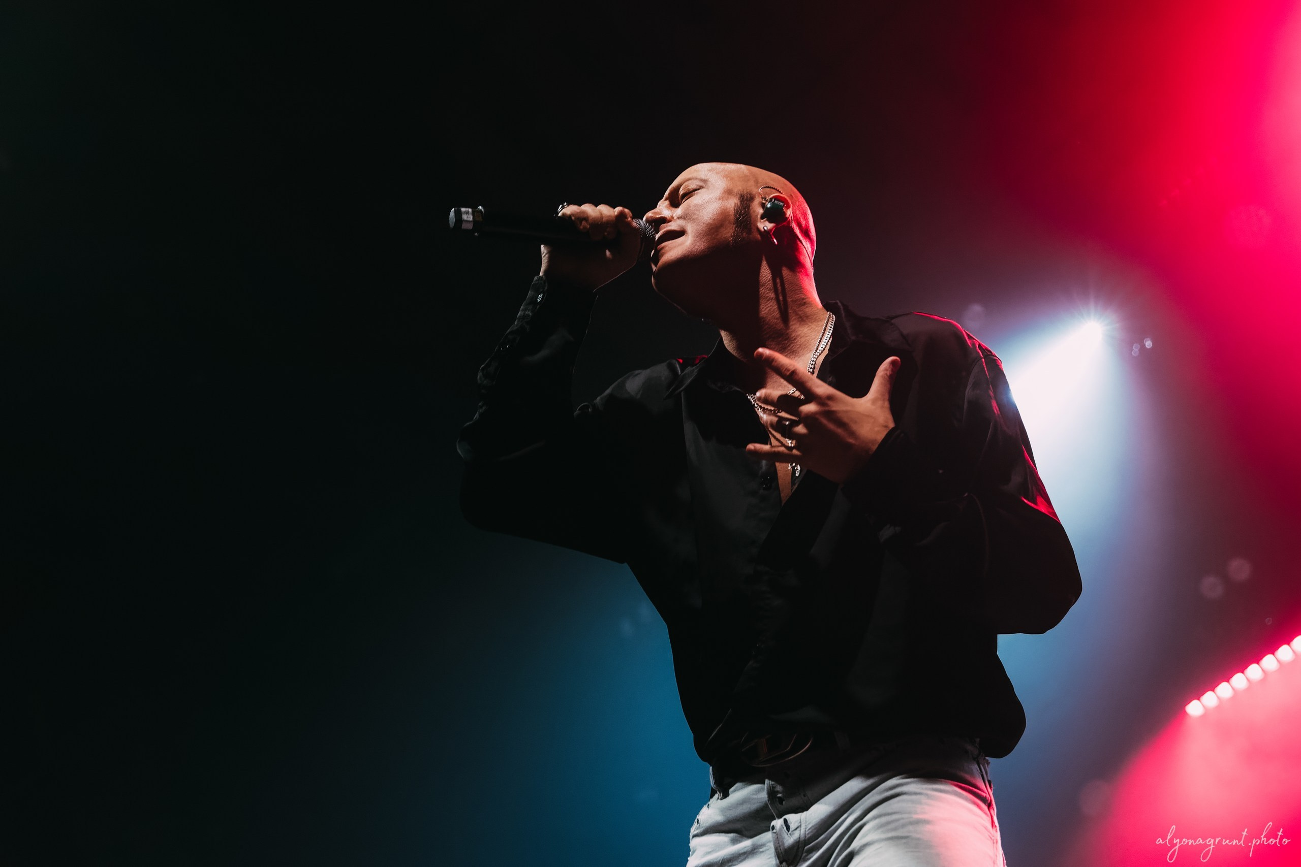 Ravanna, фоторепортаж, СПб, Aurora Concert Hall, 21.11.2025. Алена Адрианова: фотограф в Санкт-Петербурге