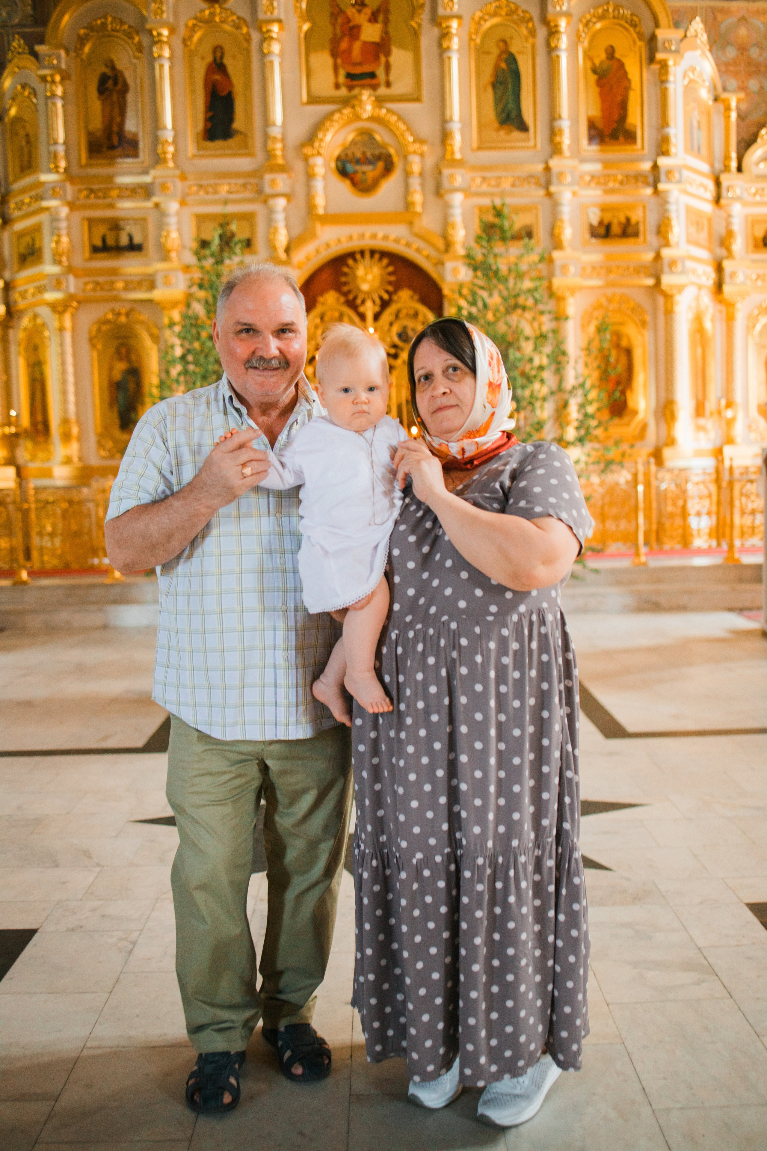 Фотосъемка крещения ребенка в Серпухове. Выпускные альбомы в Серпухове