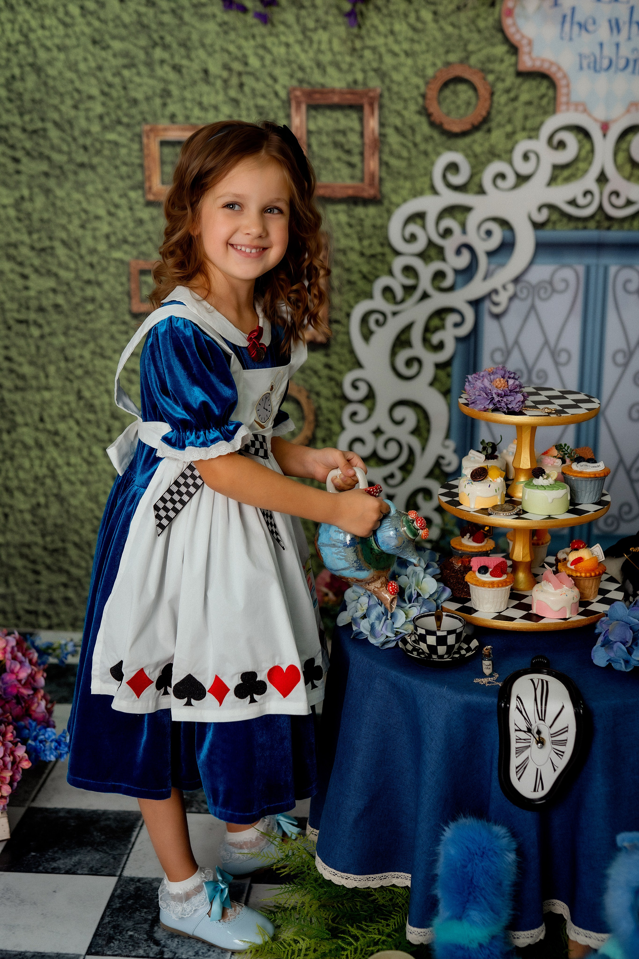 «Алиса в стране чудес». Детский и семейный фотограф в г. Ачинск Надежда Мелиоранская