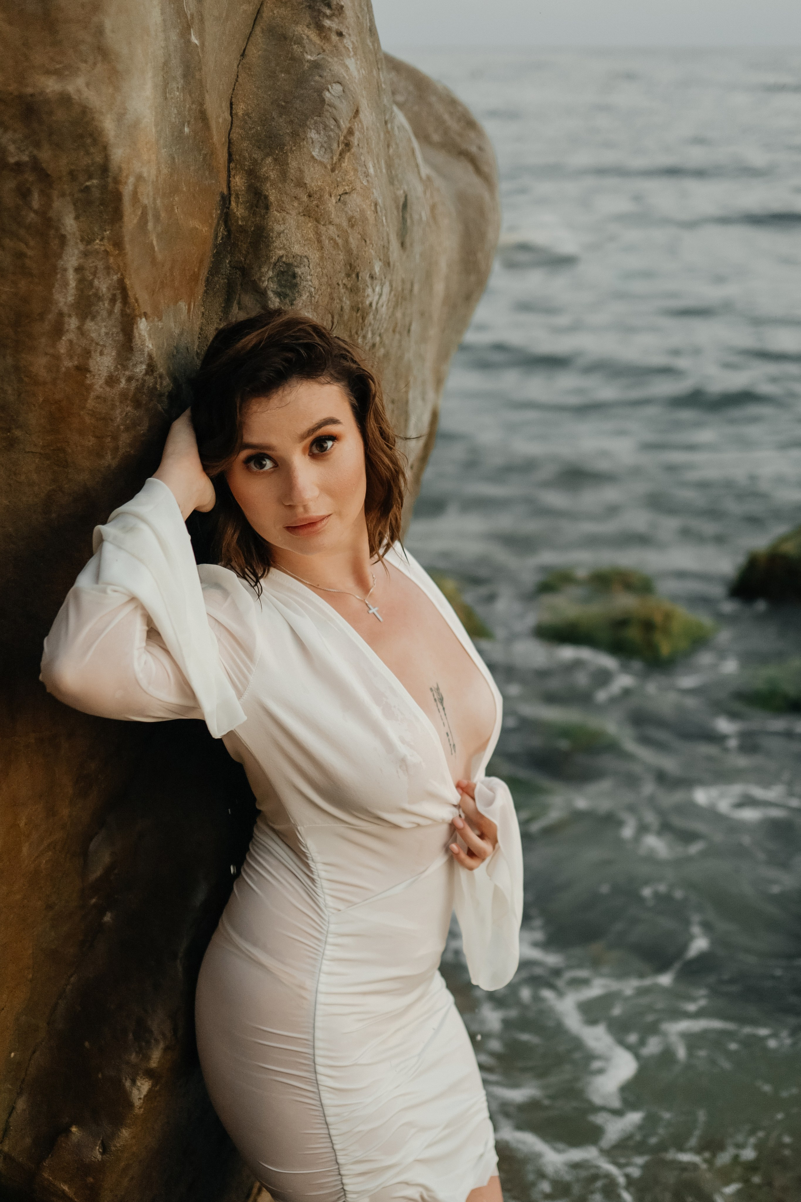 История любви на живописных скалах. Семейный и портретный фотограф в Геленджике Любовь Бодрова