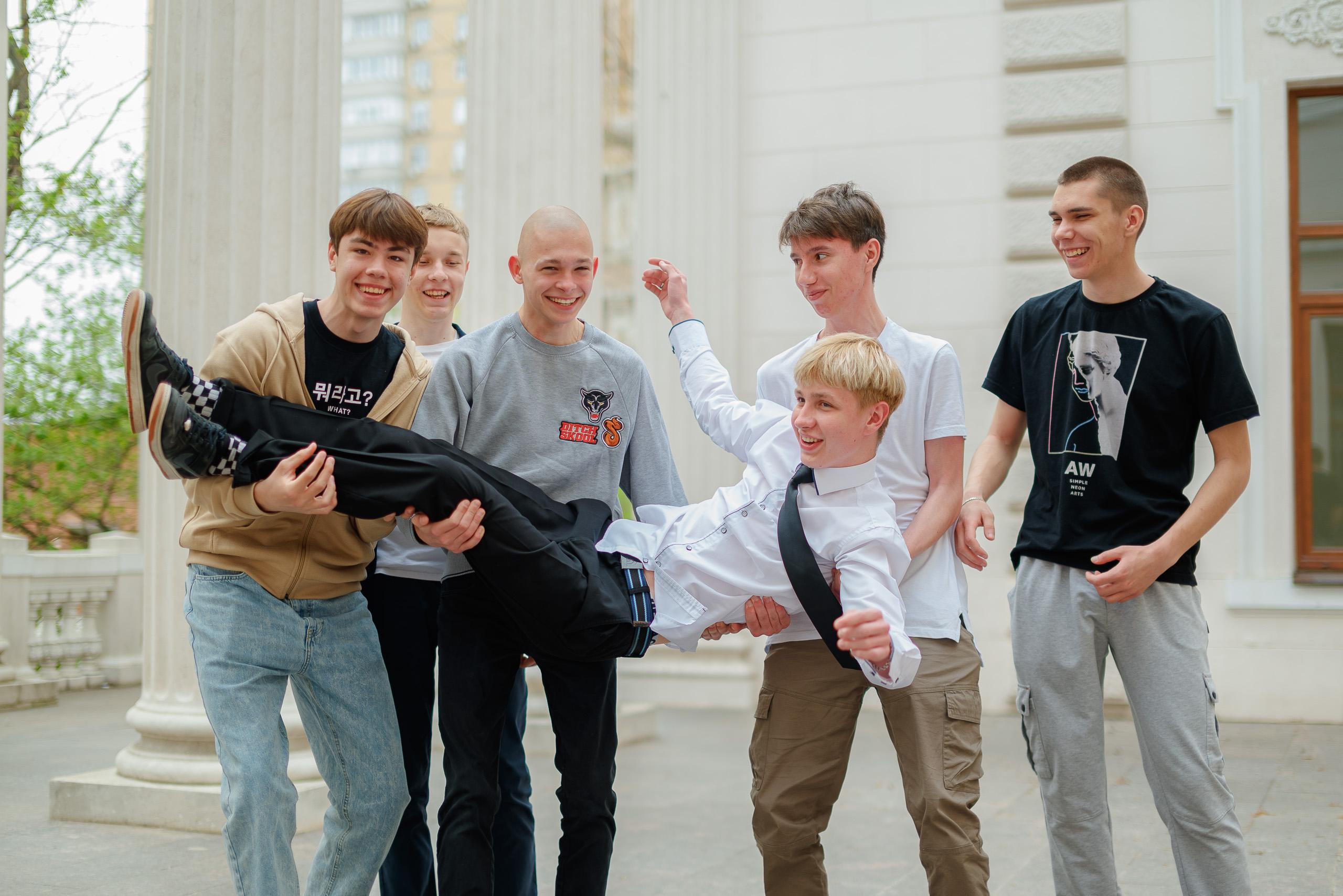 Уличная стрит съёмка. BookVa-выпускные альбомы