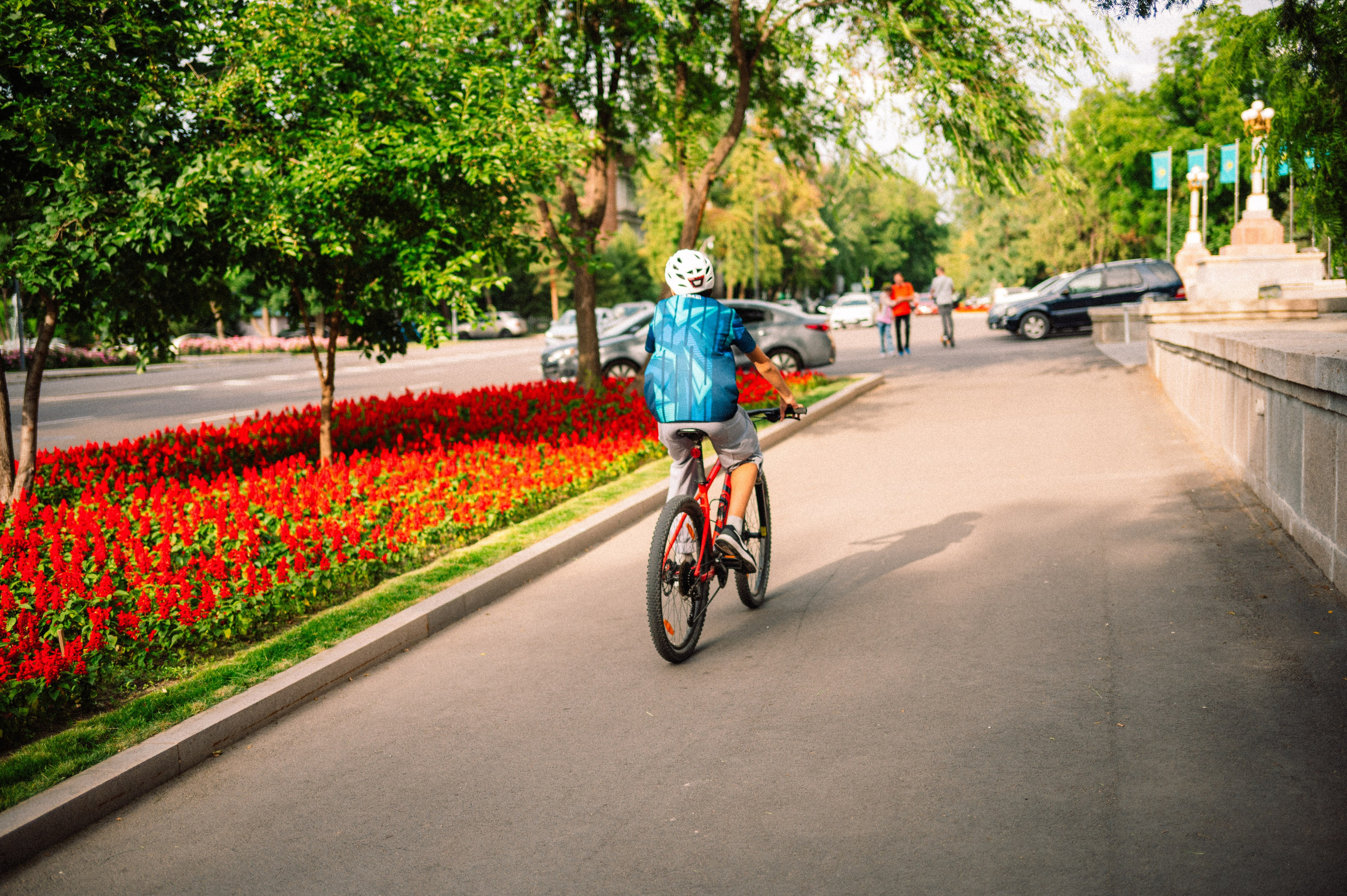 Стрит: Алматы, лето 2025. Фотограф в Алматы — Дарья Фёдорова