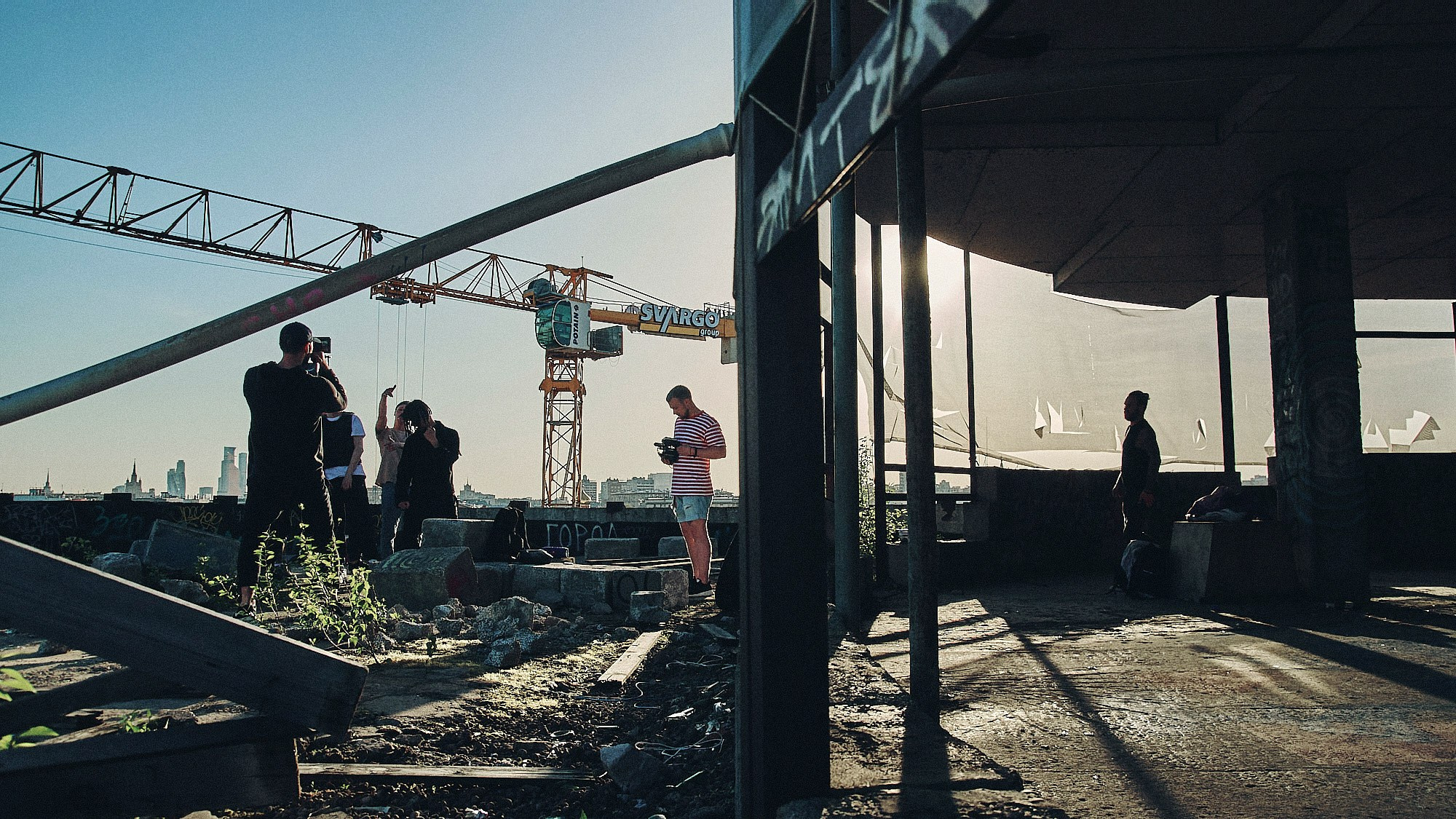 Бэкстейдж клипа — репортажная съёмка закулисья съёмочного дня. Репортажный фотограф в Москве — Дмитрий Тарасов | Съёмка мероприятий, концертов, корпоративов