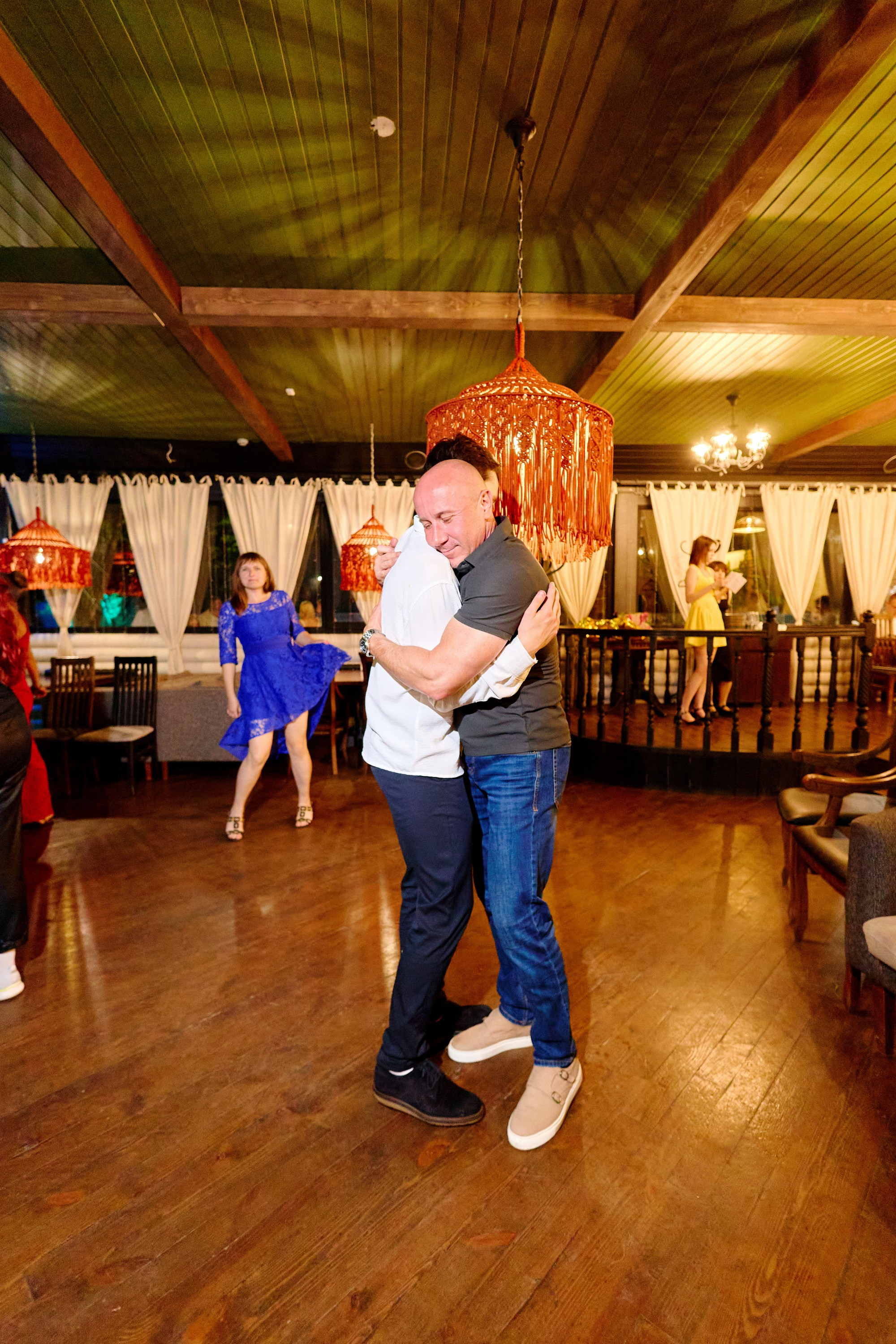 Выпускной 35 Сош. Фотограф Выпускные альбомы Таганрог Сергей Коробченко