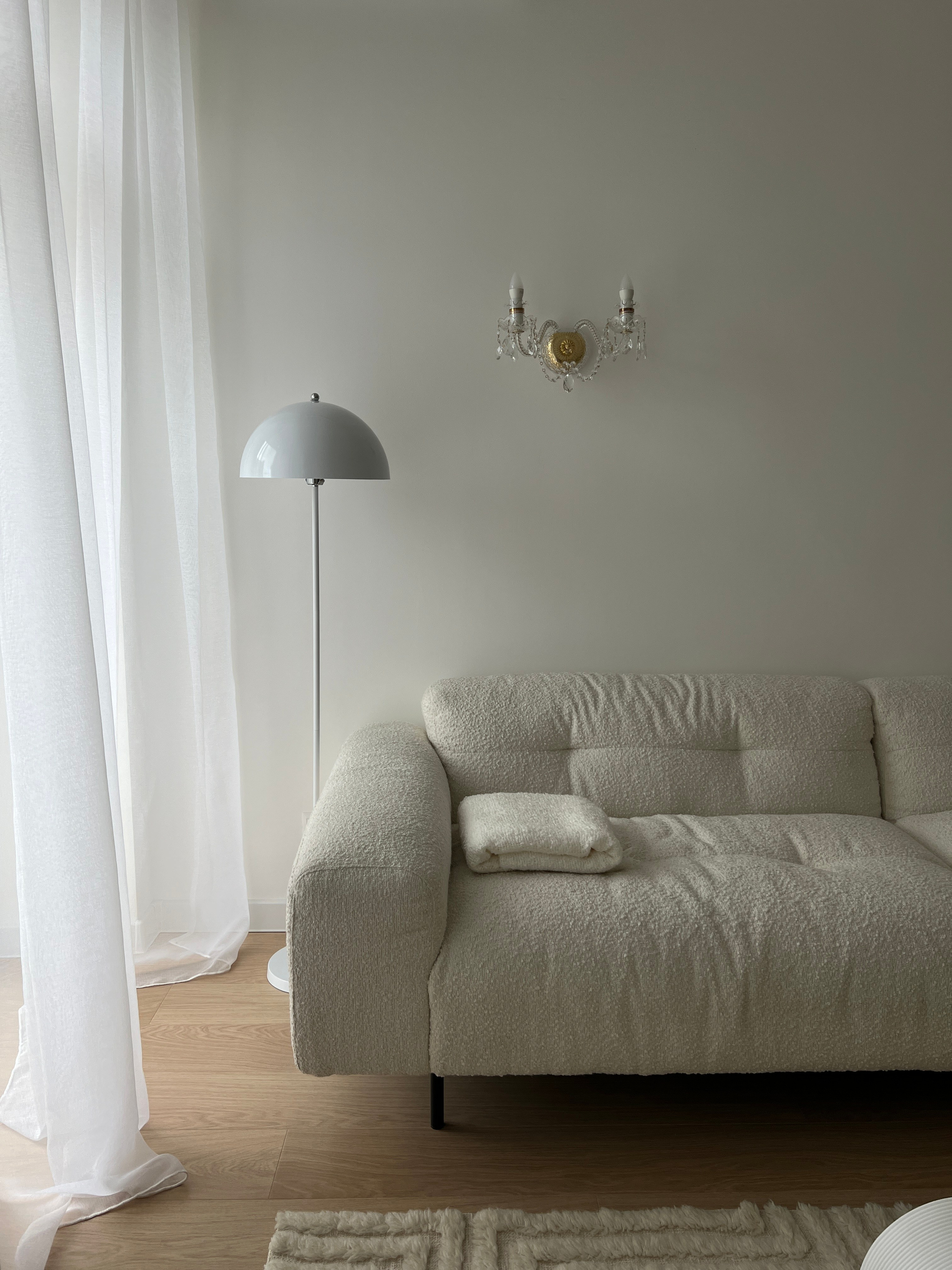 ИНТЕРЬЕР ГОСТИНОЙ. PARISIEN STUDIO | Интерьерная квартира — студия в стиле минимализм в Москве