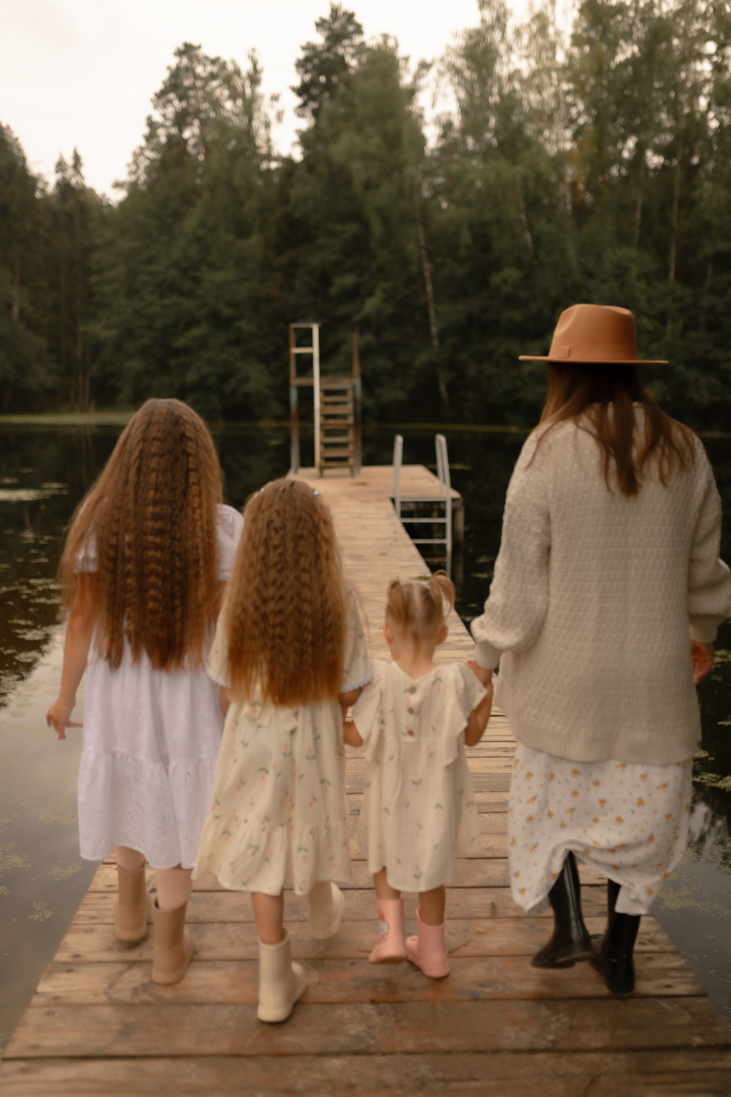 Мама Алина, Маша, Дина и Анечка. Фотограф Татьяна Семенова