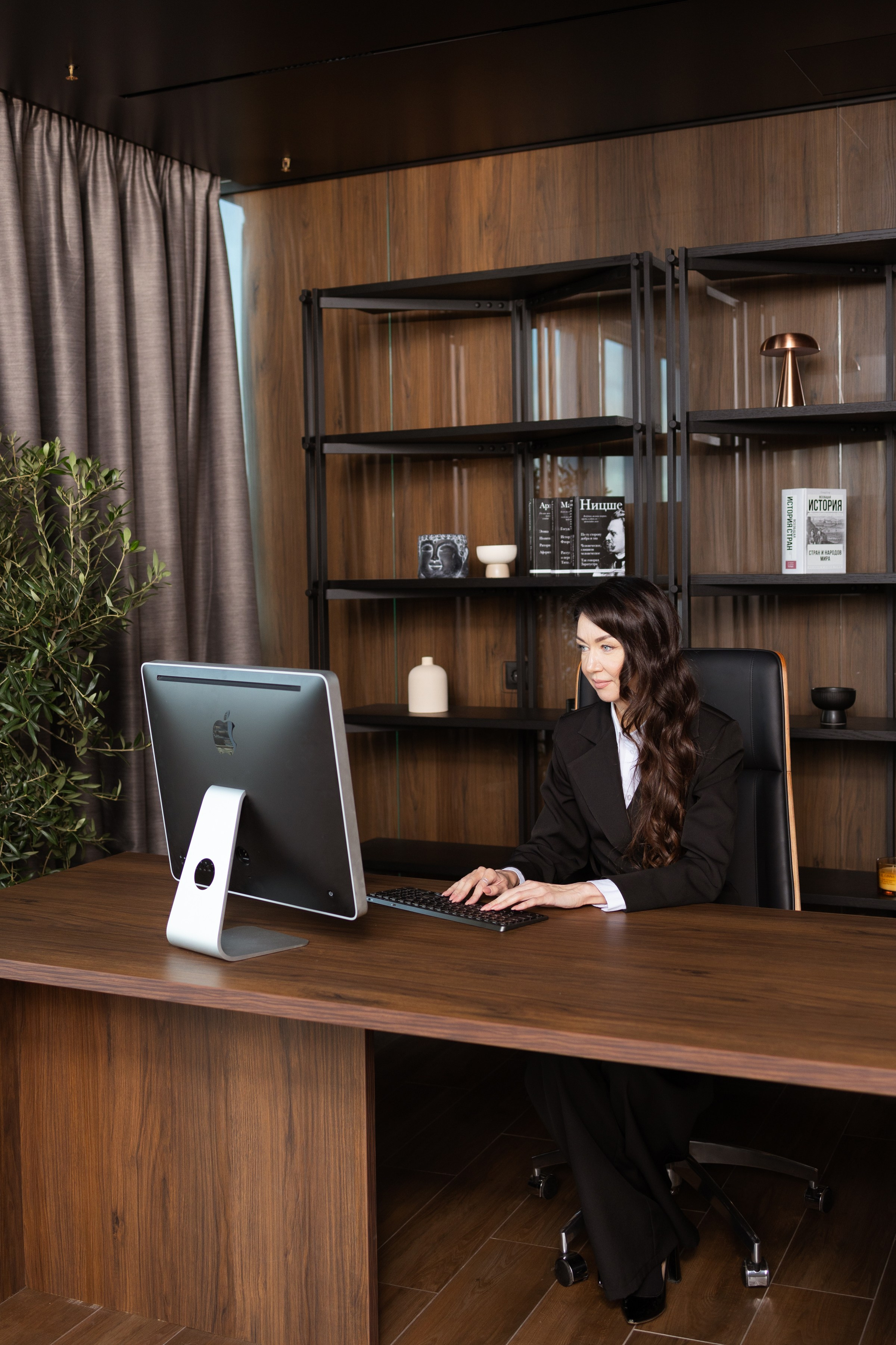 Деловой портрет. Портретный фотограф СПб, женский фотограф, минимализм и эстетика