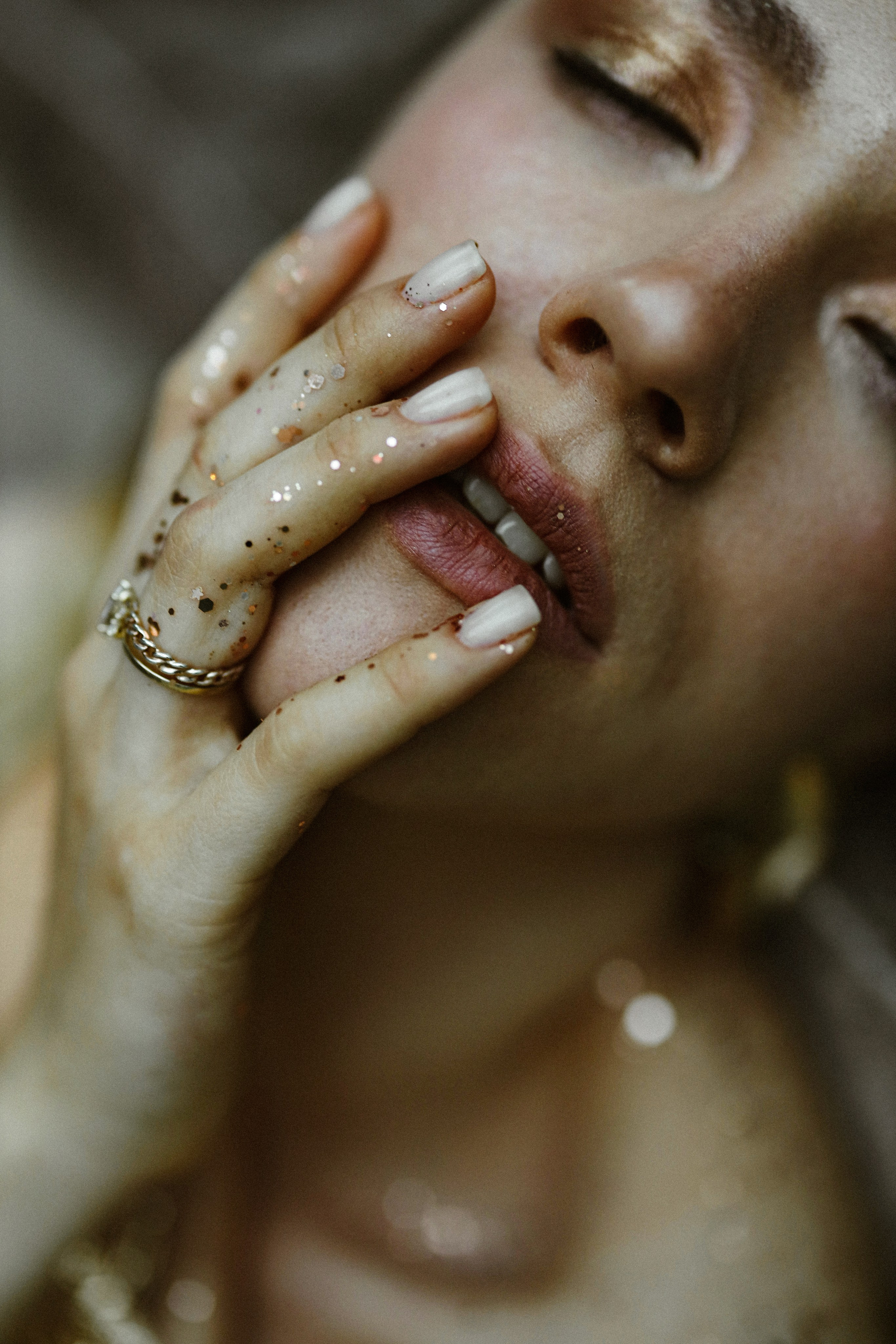 Фотосессия в заброшенном здании для Софии, Сухум, Абхазия. Свадебный и семейный фотограф в Абхазии Жанна Соснина