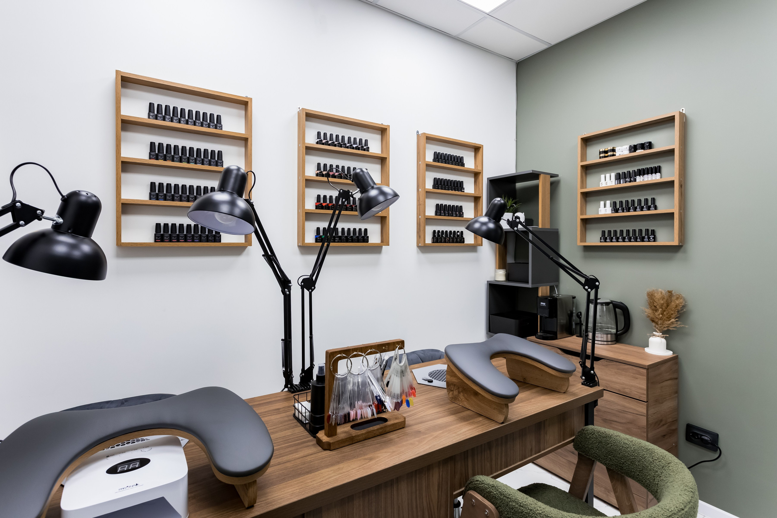 Студия красоты Sakhar Nail Studio. Интерьеры, Контент, Портреты | Фотограф в Москве Дани Терно