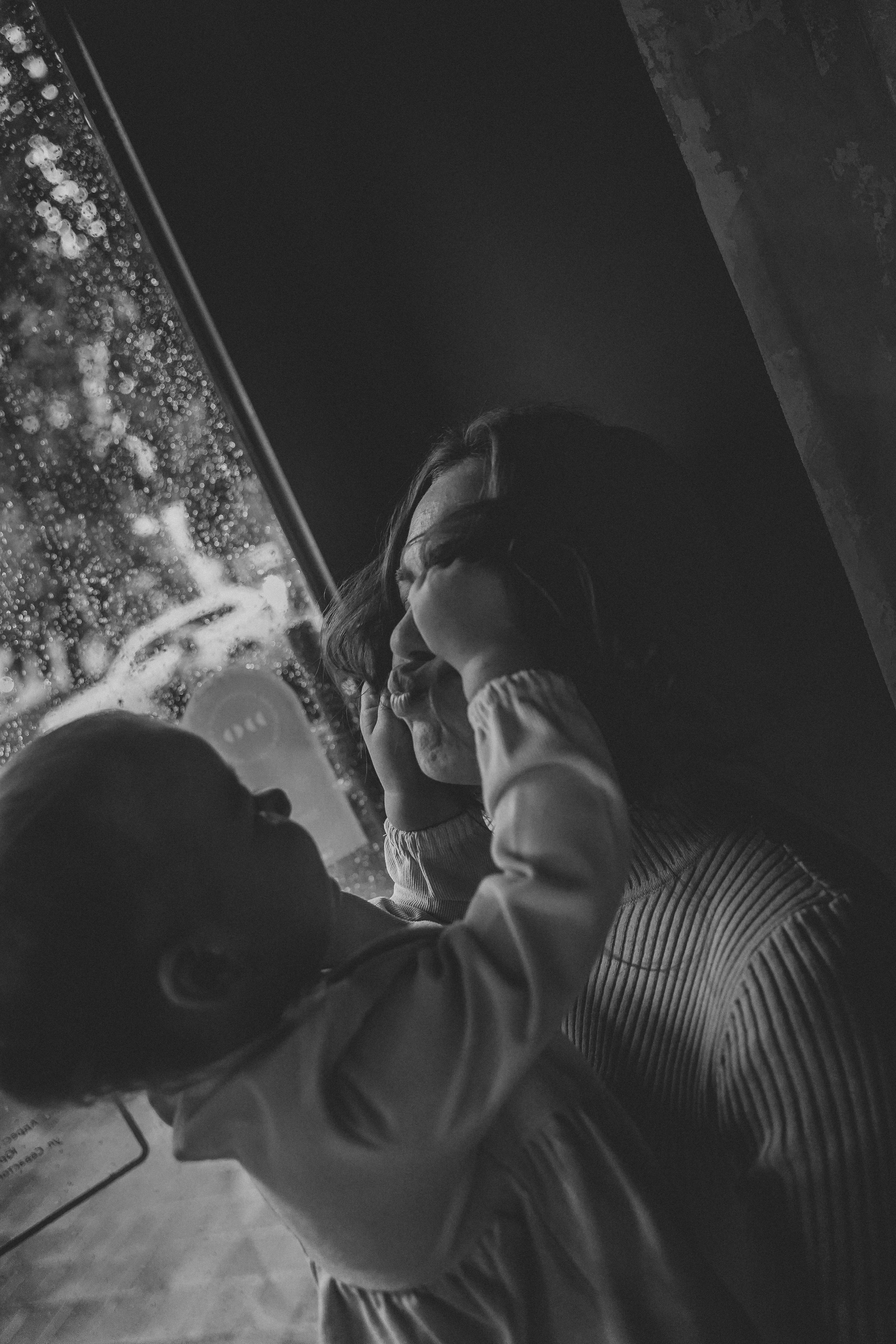 Городская фотосессия под дождем. Семейный и женский фотограф в Краснодаре Анастасия Приймак