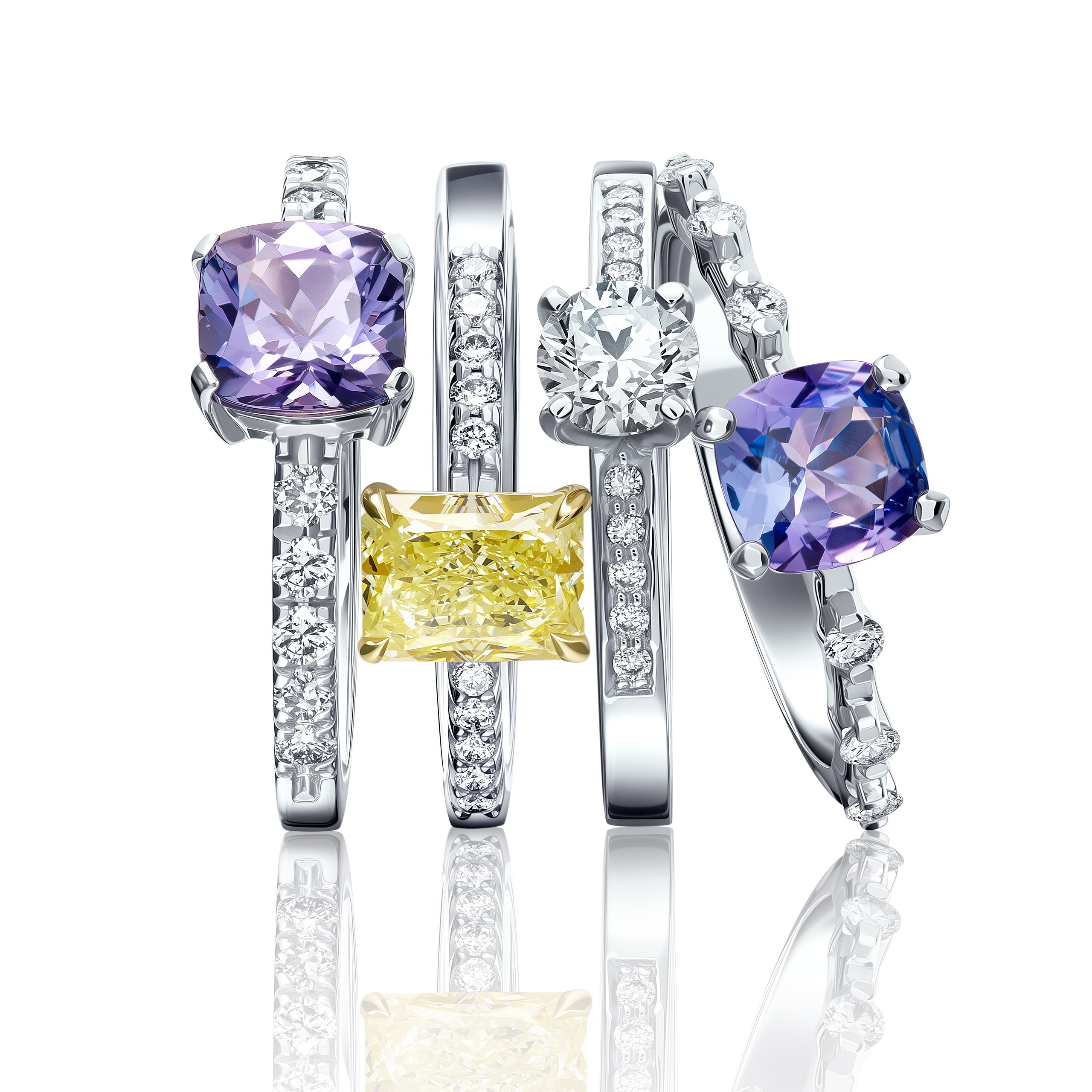 Рекламная фотосъёмка ювелирных украшений. Профессиональный фотограф в Санкт-Петербурге. Ювелирный фотограф Сергей Пушкин. Фото украшений для рекламы, сайтов и маркетплейс. Фотограф украшений цена в СПб.