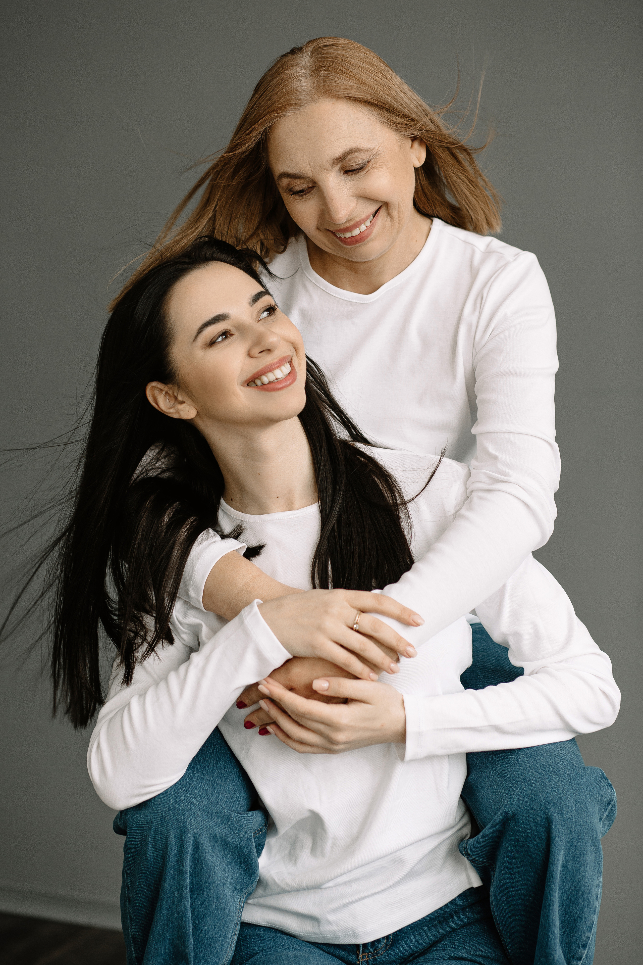 Ирина и Аня. Яна Тихонова — фотограф в Полоцке, Витебске и Минске