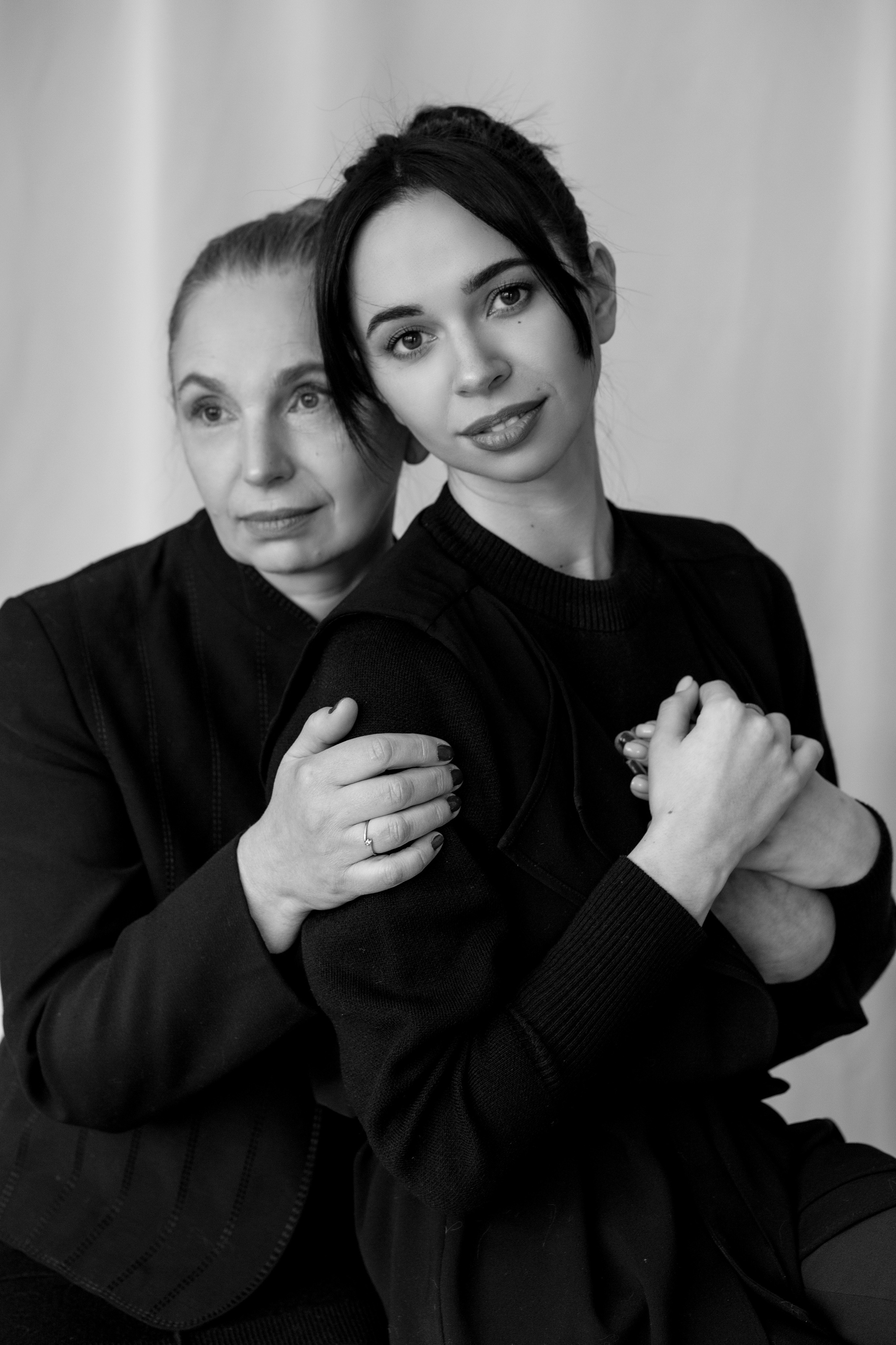 Ирина и Аня. Яна Тихонова — фотограф в Полоцке, Витебске и Минске