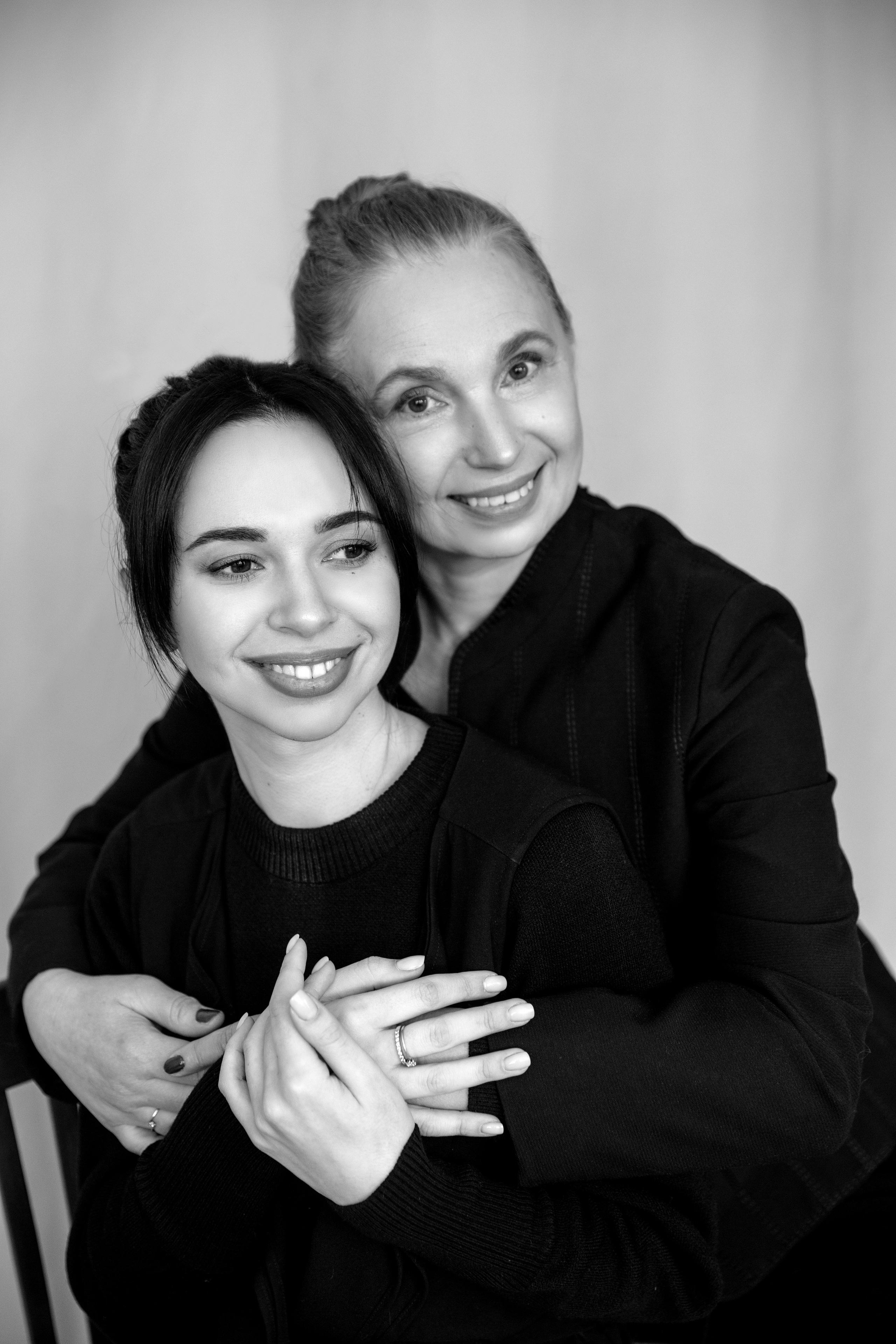 Ирина и Аня. Яна Тихонова — фотограф в Полоцке, Витебске и Минске