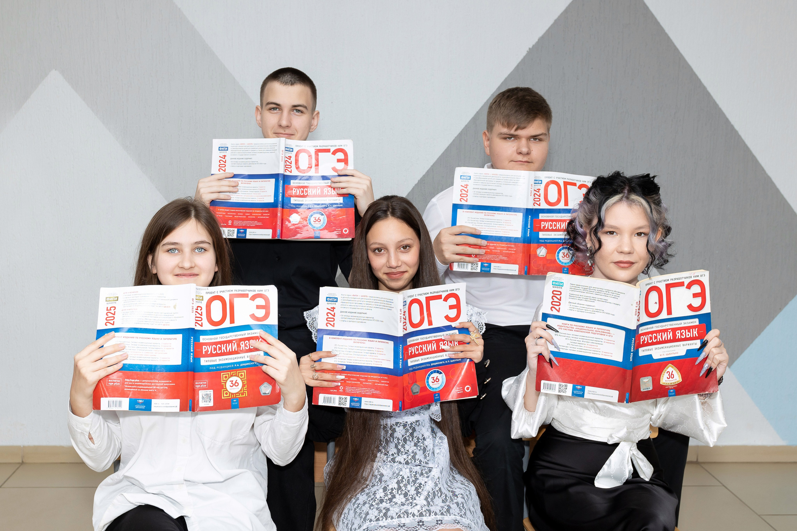 В школе. Выпускные альбомы Майкоп, Краснодар Елена Золотарева