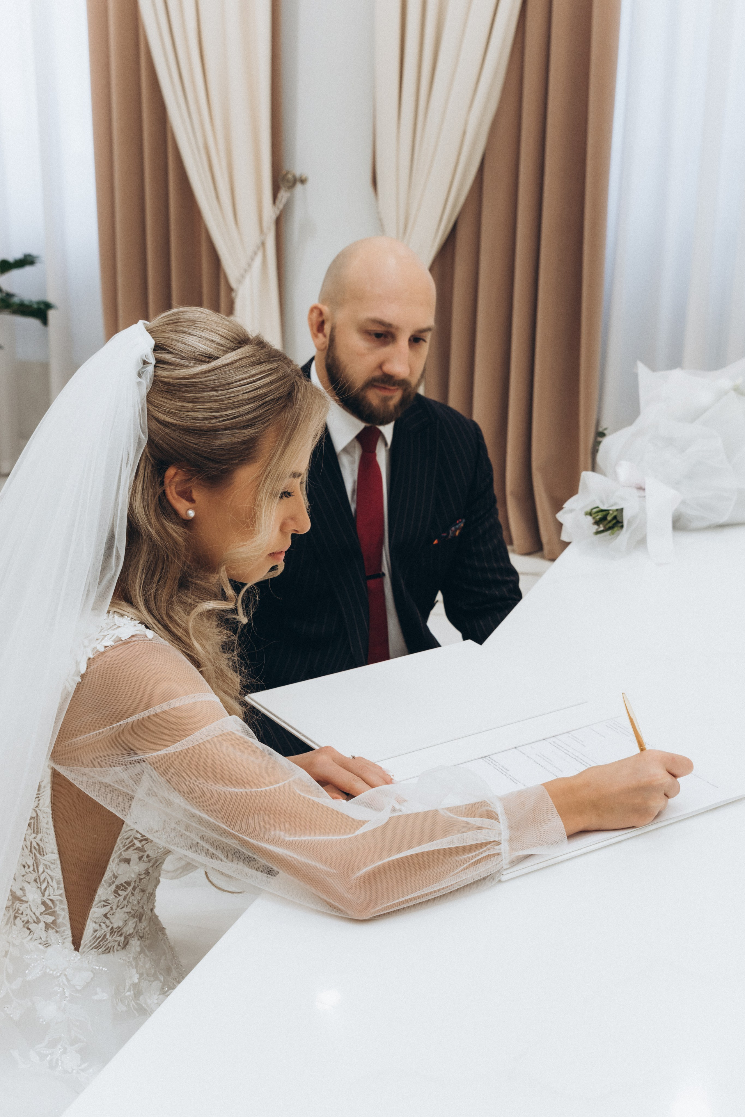 Утро и роспись Виктора и Марии. Ваш фотограф в Одинцовском районе и Москве