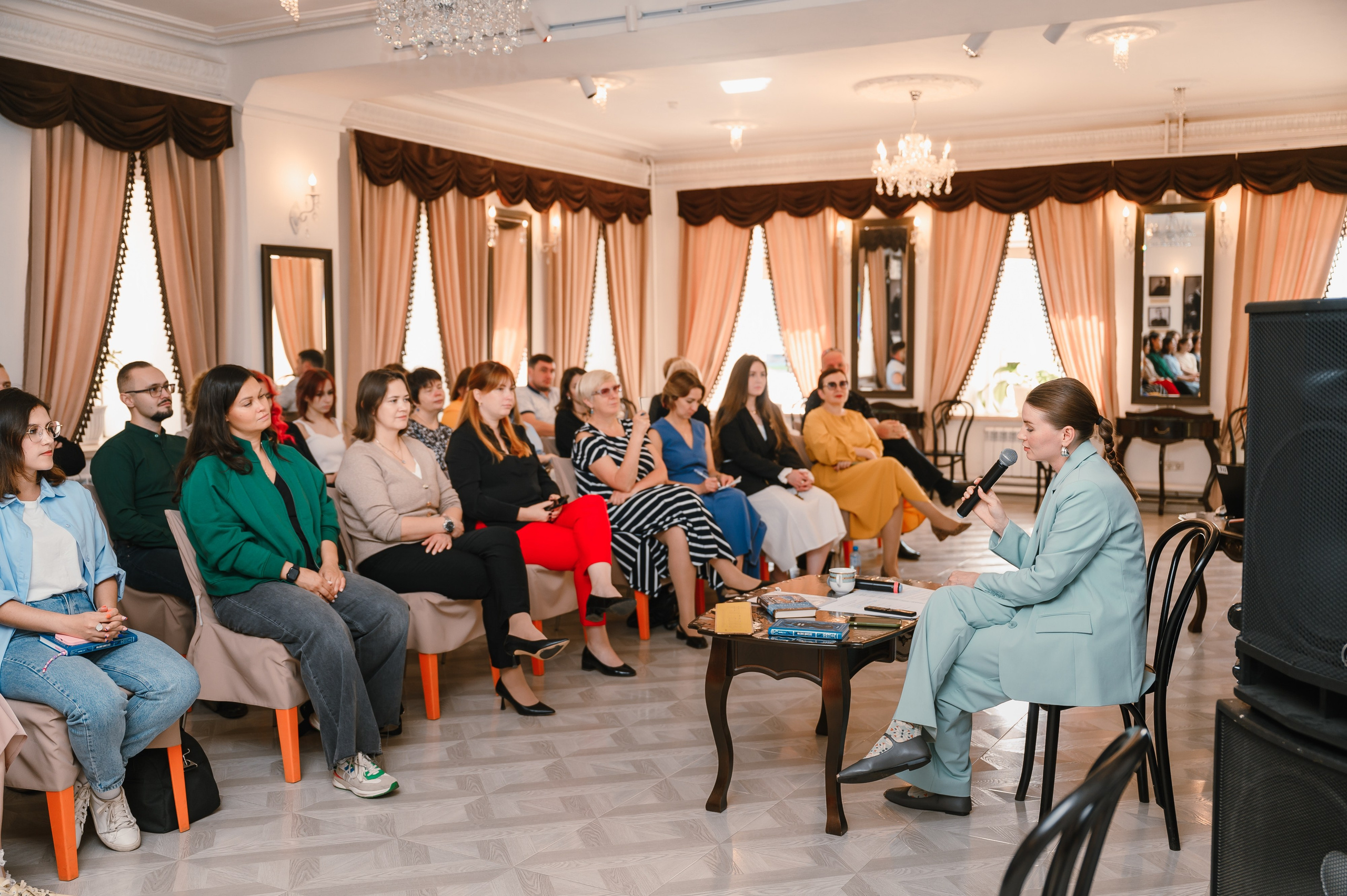 «Евгений Онегин»: лекция в особняке. Wedding and family photographer USA