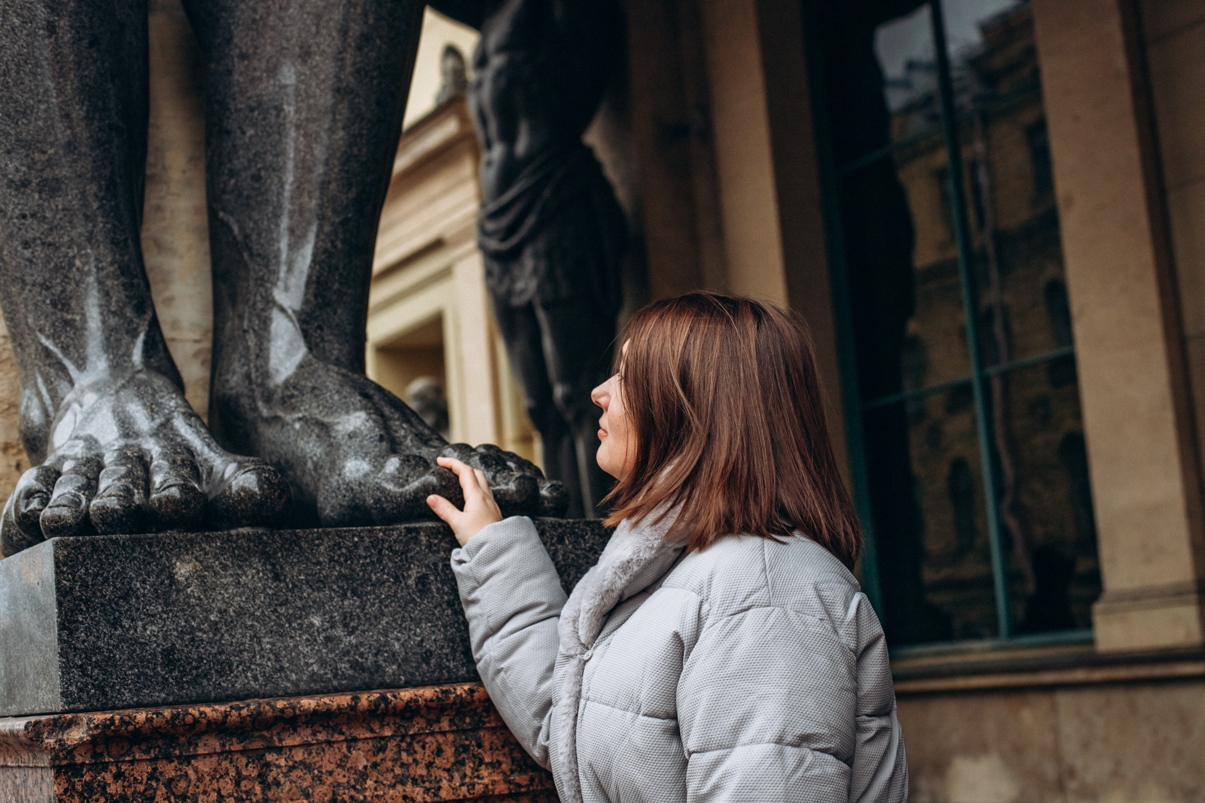 Марина с дочкой Ксенией в ноябре. Фотопрогулка в Петербурге. Индивидуальный и семейный фотограф в Санкт-Петербурге