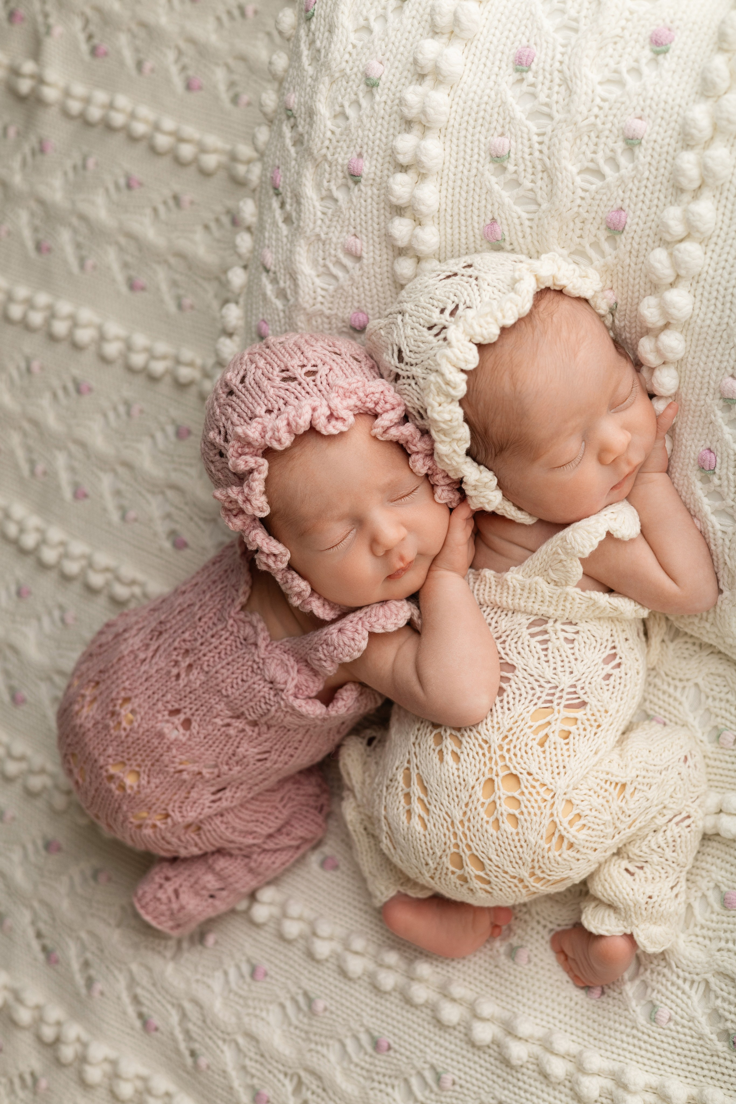 Злата и Ева. Лилия Алтухова — фотограф новорожденных в Москве и области