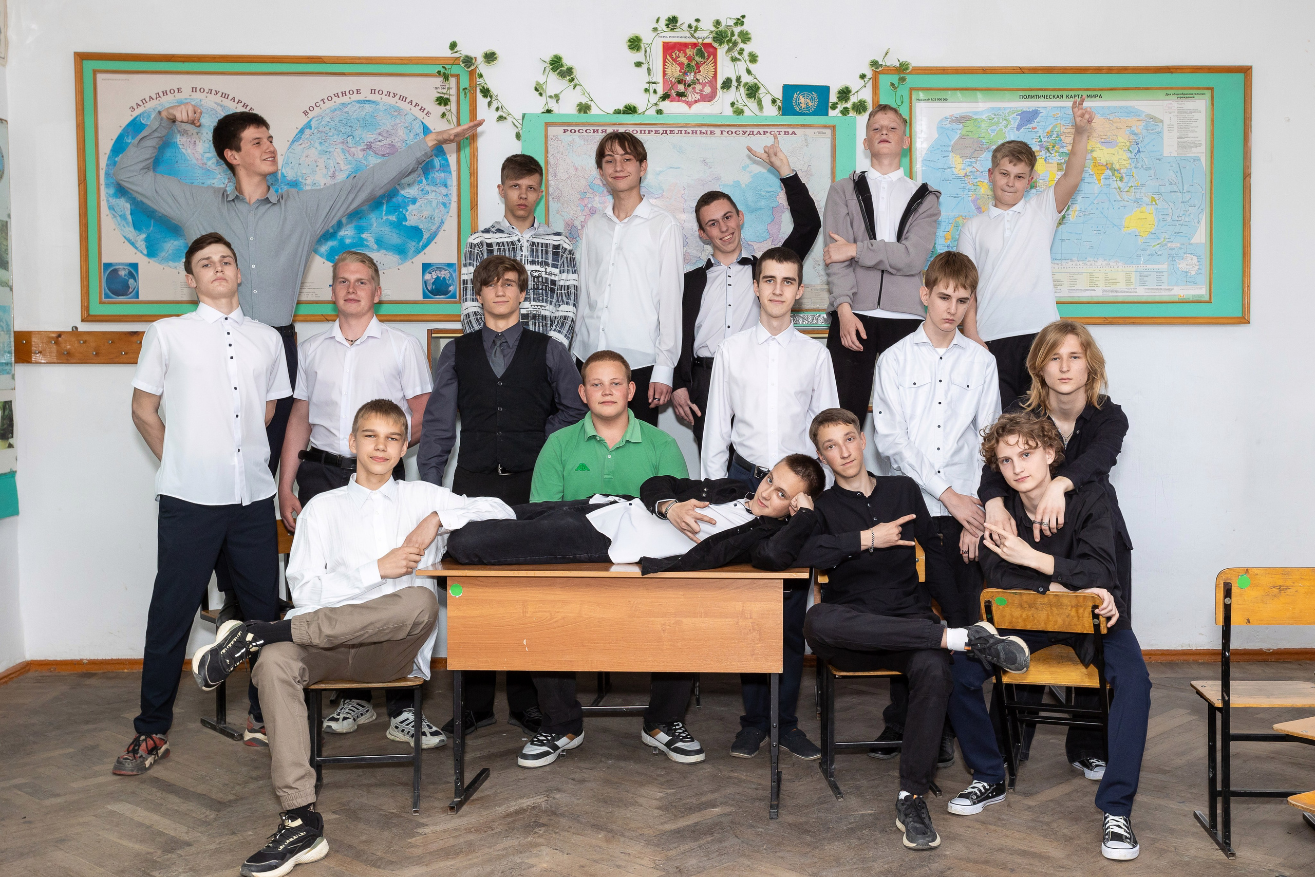 В школе. Выпускные альбомы Майкоп, Краснодар Елена Золотарева