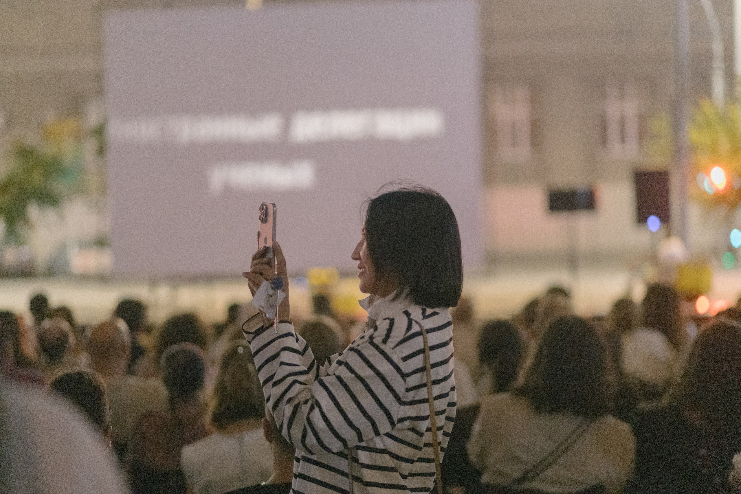 Показ фильма с кинопленки. Фотограф мероприятий, персональные съемки в Москве Владиславлева Настя