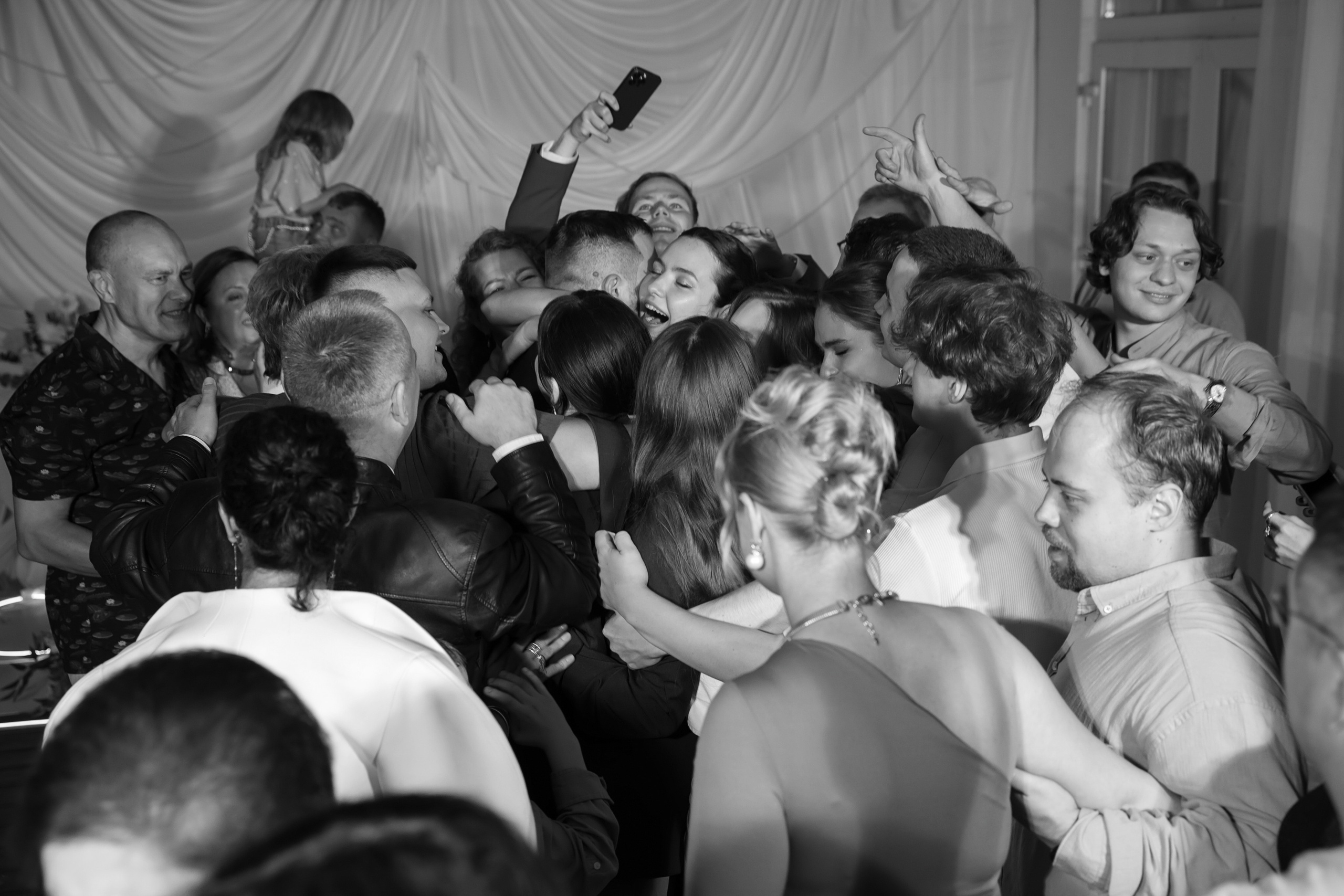 Ты рядом со мной, и это — самый чистый кайф! ♥. Свадебный фотограф Калининград