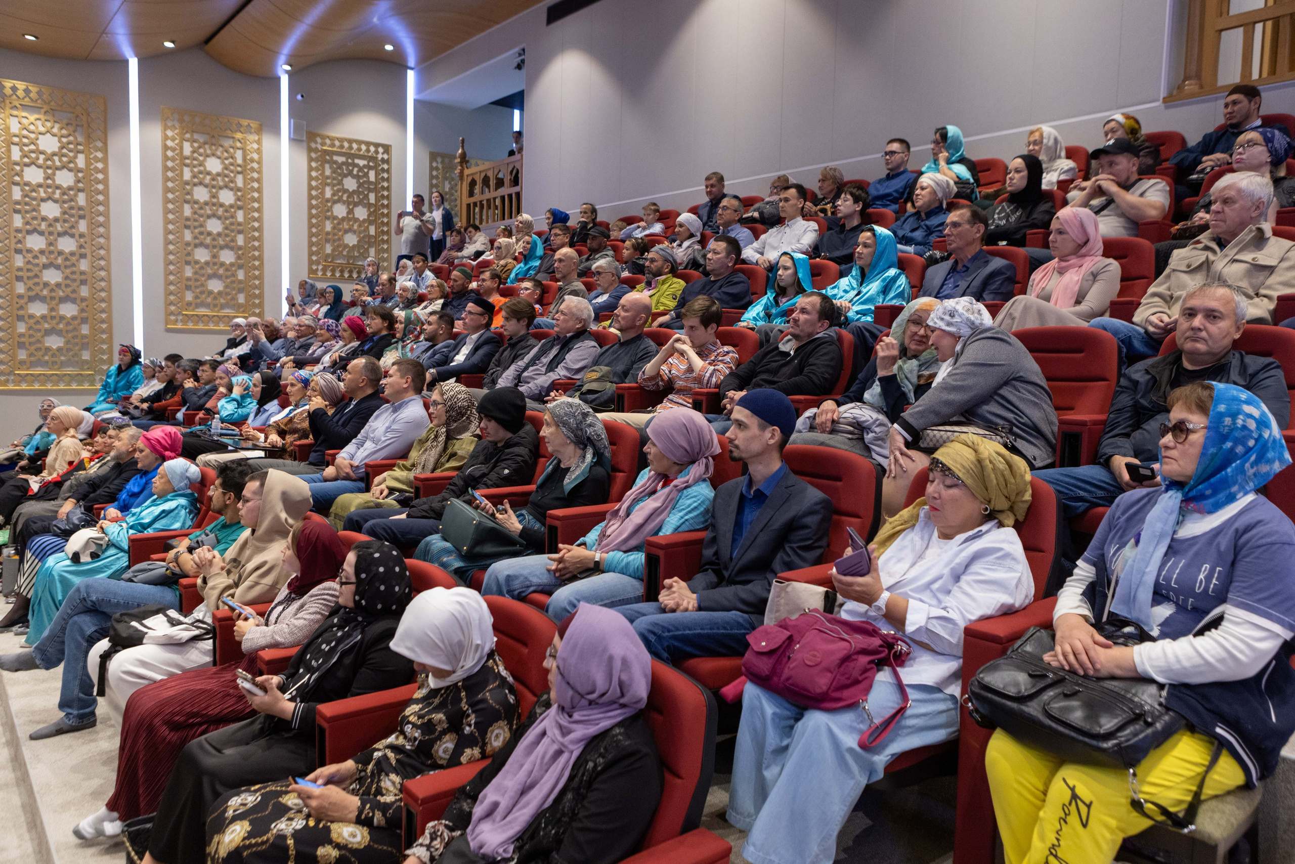 Репортаж с презентации книги — «Москва: город вязевый». Рекламный, предметный, репортажный, семейный фотограф и художник в Москве