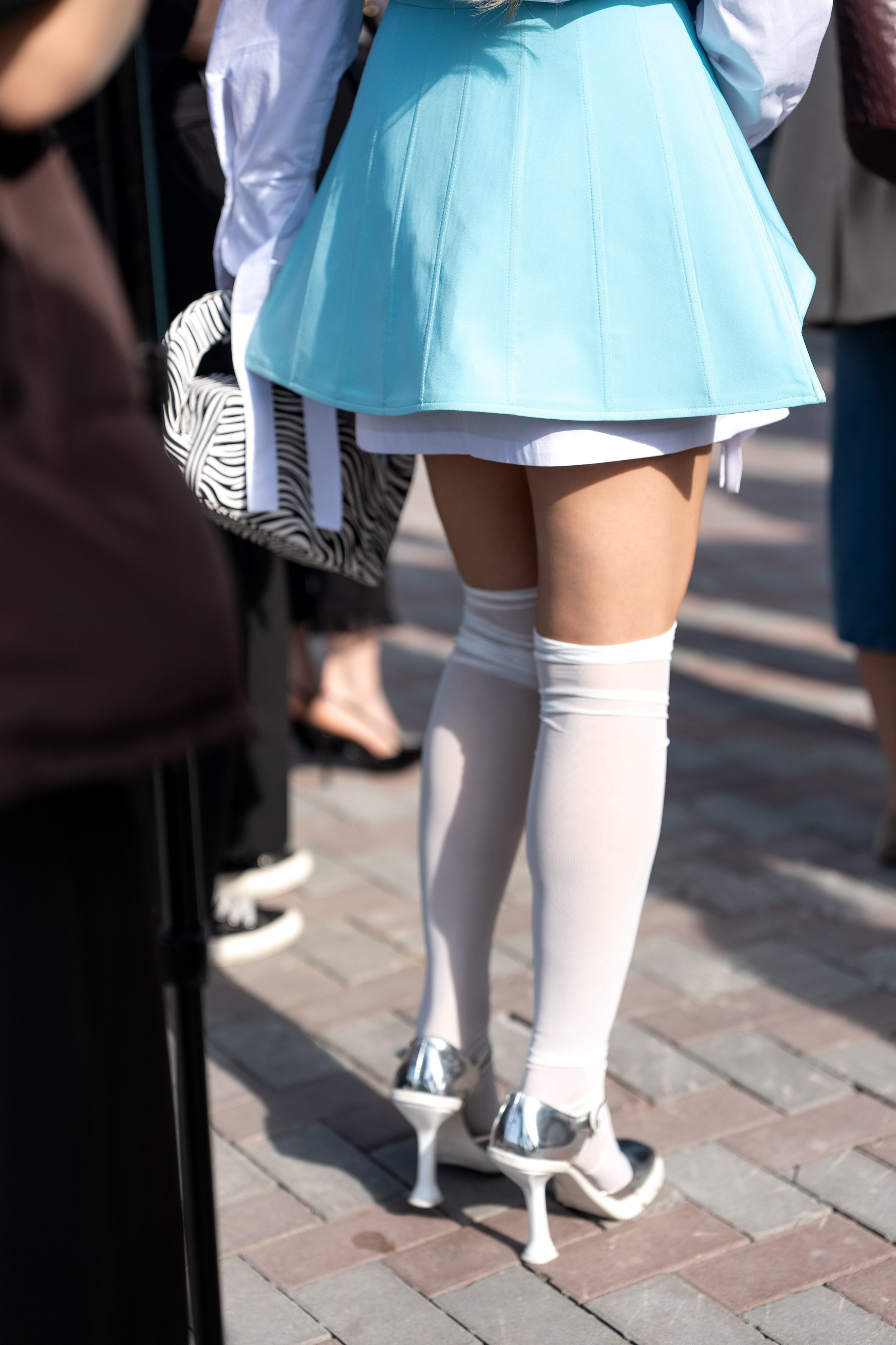 Visa Fashion Week Almaty Pre-Fall 2026 April StreetStyle Day 1. Сайт Алматинского НЮ АРТ, будуар и фэшн фотографа Дениса Карпенко