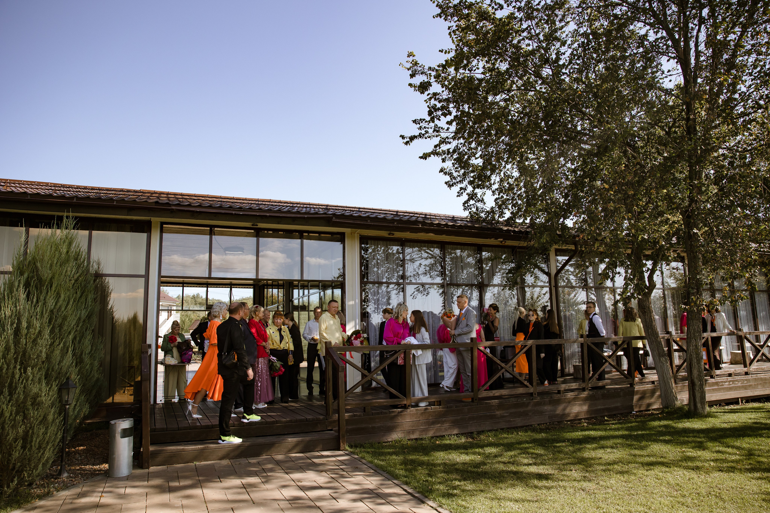 Яркая неоновая свадебная фотосессия в «Нет на карте». Свадебный и семейный фотограф в Самаре и Тольятти | Елена Топанцева