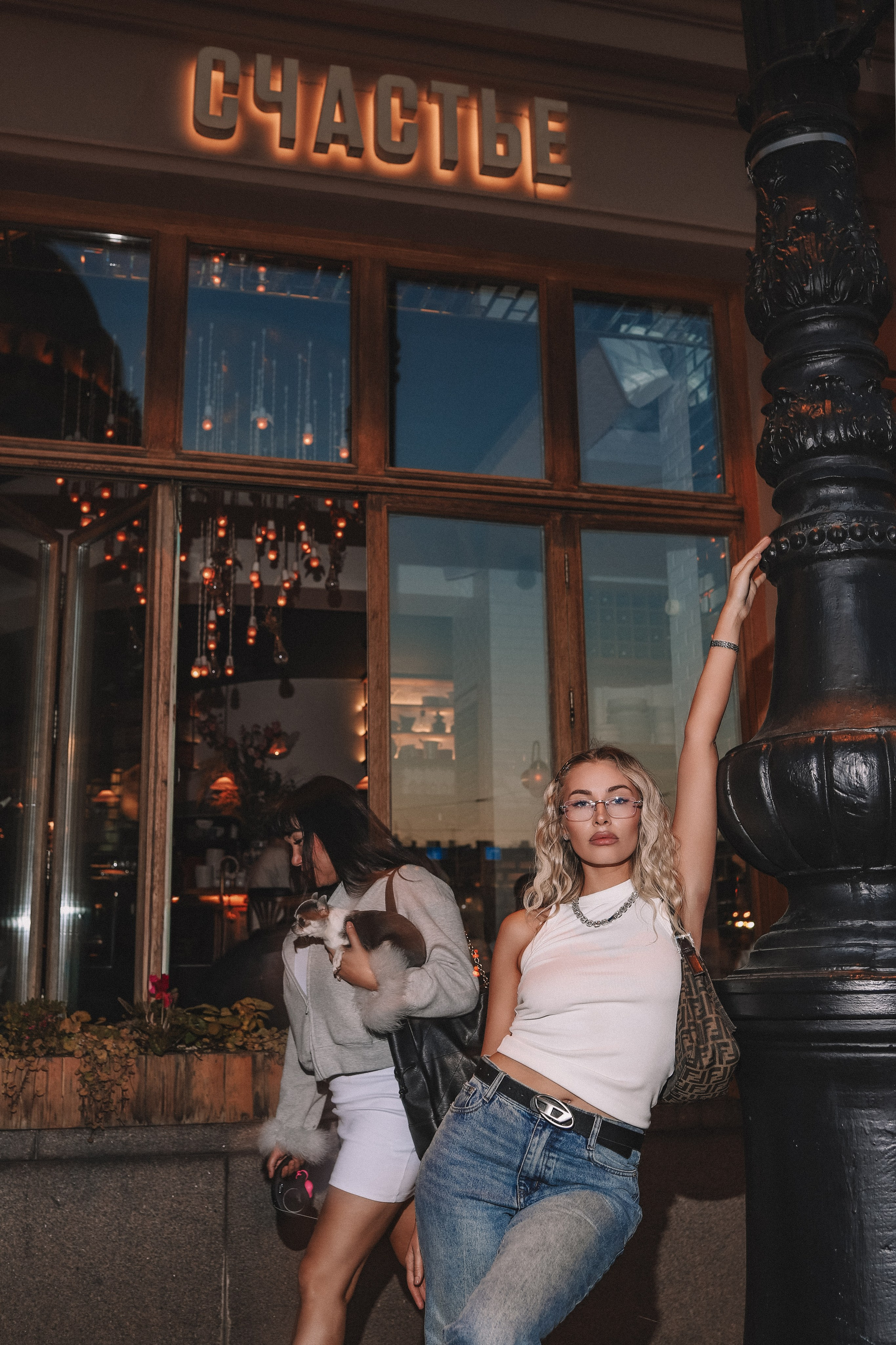 Полина — вечерний Петербург, съёмка со вспышкой | О. Беляева. Фотограф Олеся Беляева | Санкт-Петербург и Ленобласть