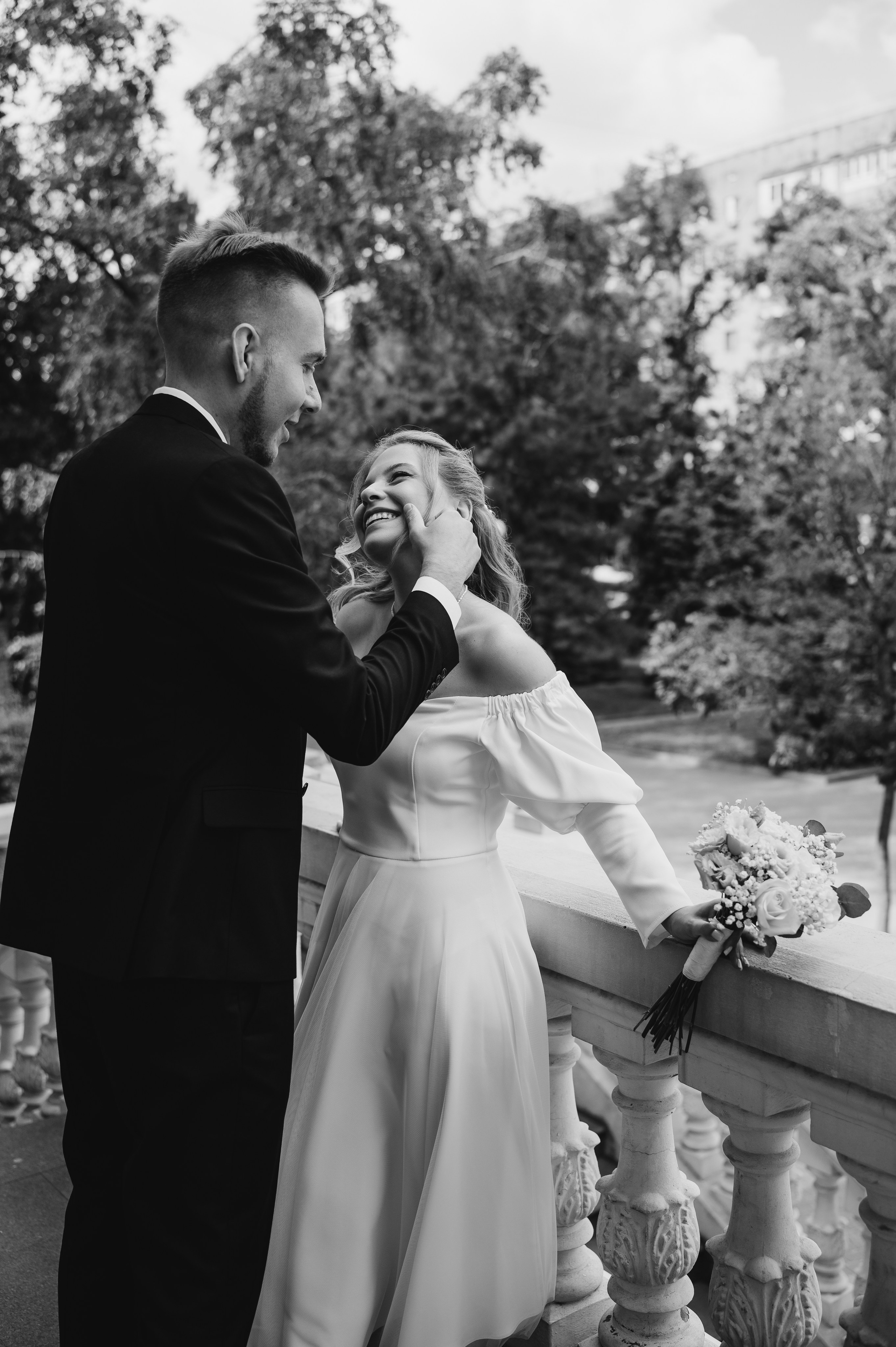 Свадебная съемка в Ростове, прогулка на яхте и семейный ужин за городом