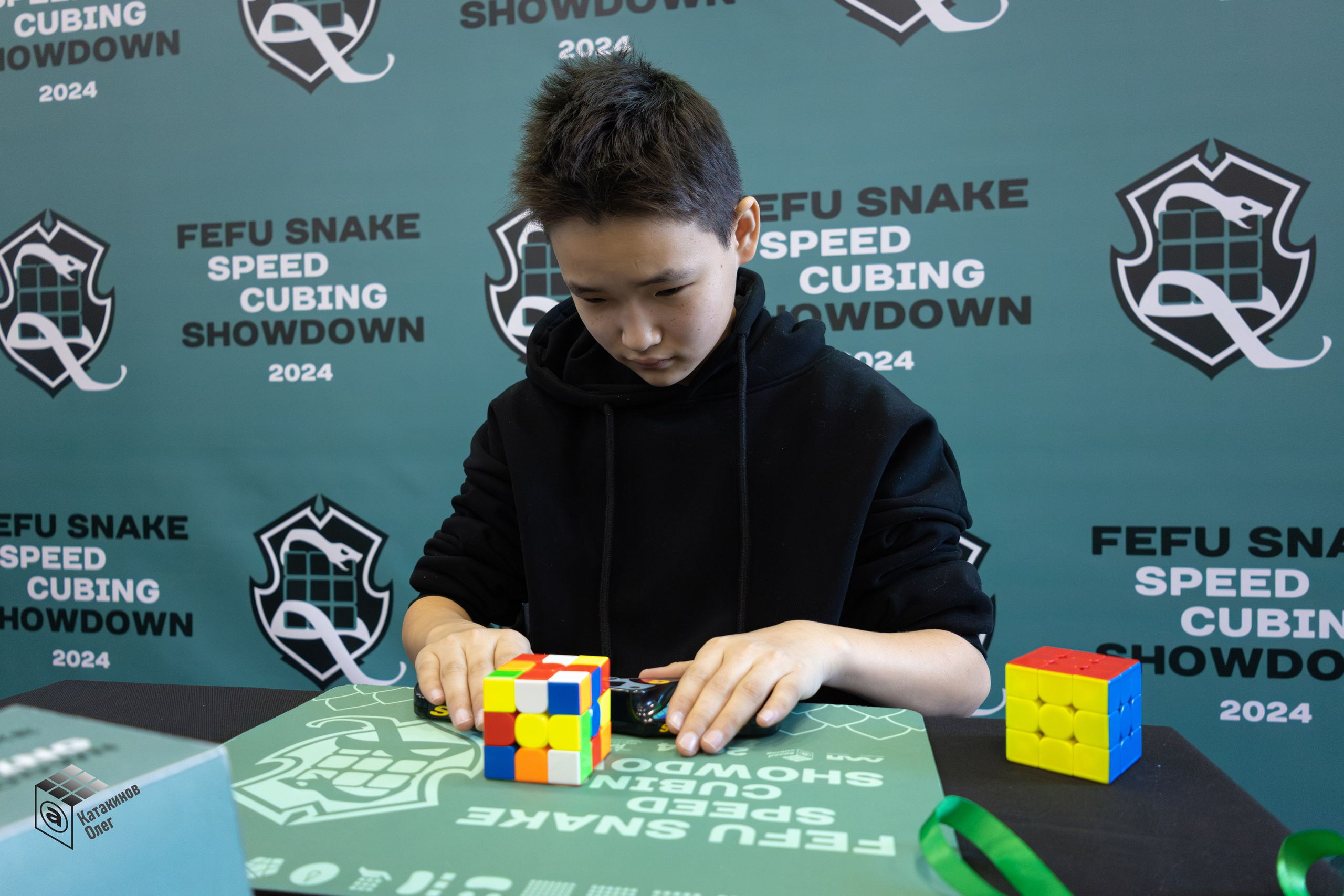 FEFU Snake Speedcubing Showdown 2024. Олег Катакинов| Репортажный фотограф в городе у моря (Владивосток)