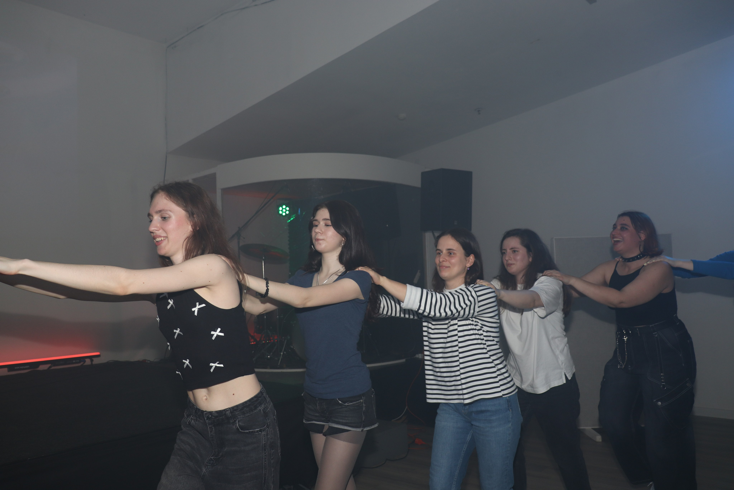 Дискотека 90х молодёжного «клуба 52». Ивентный фотограф в Санкт-Петербурге Олег Комков