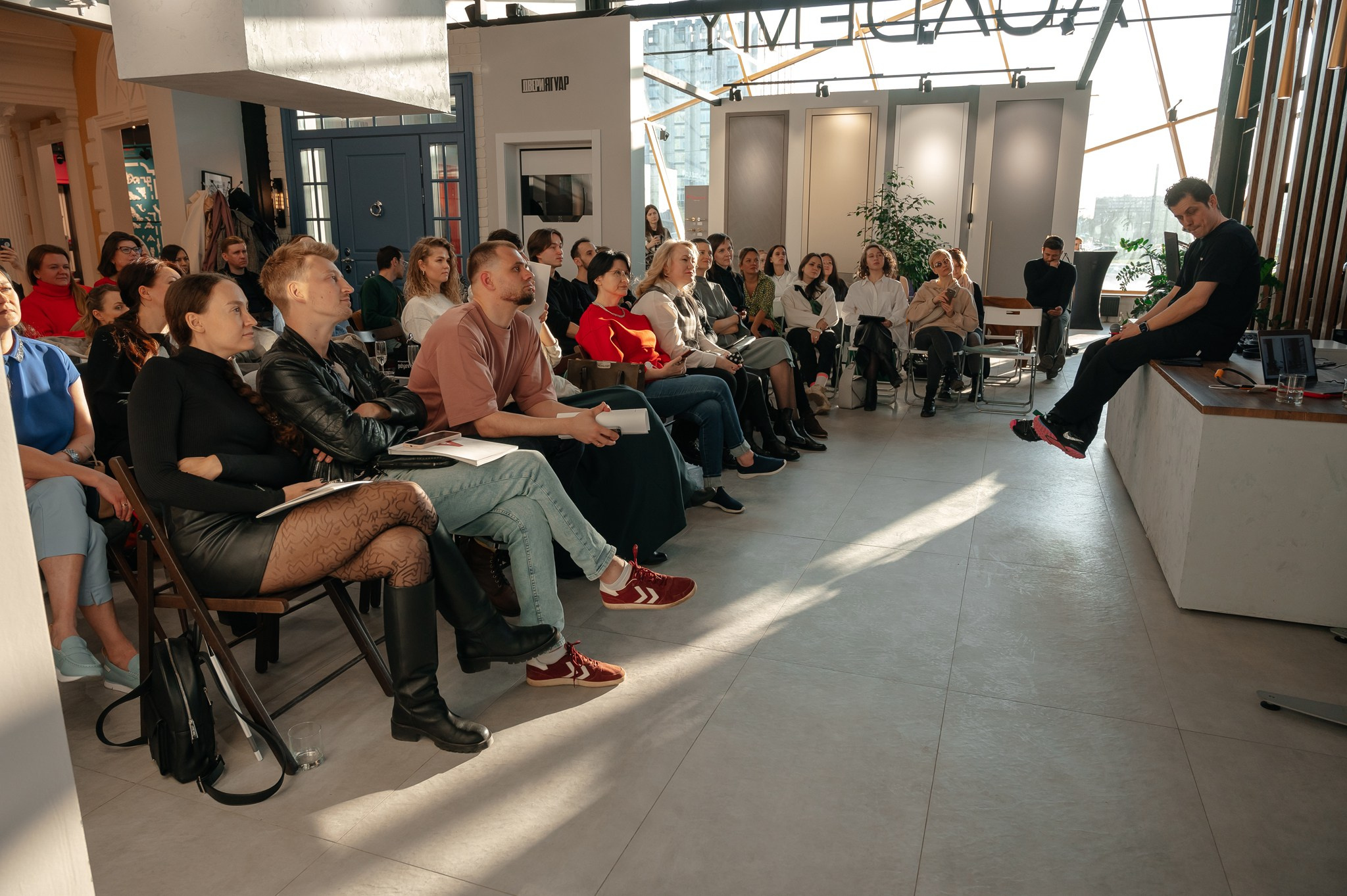 Выступление дизайнера в Academy. Свадебный и семейный фотограф из Санкт-Петербурга Климов Анатолий