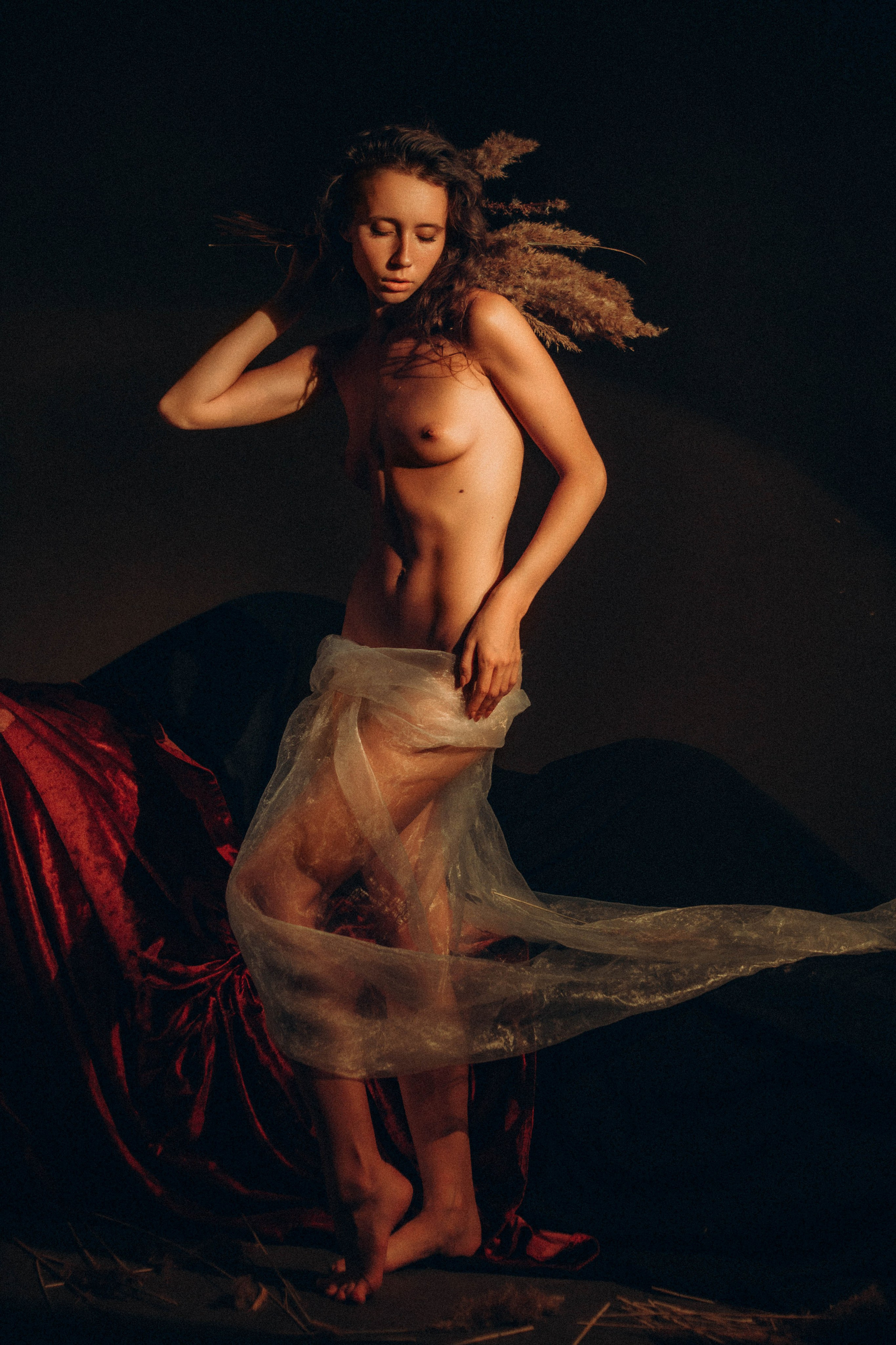 (18+) Обнажённая натура. Создадим шедевр? Виталина и её фотоискусство