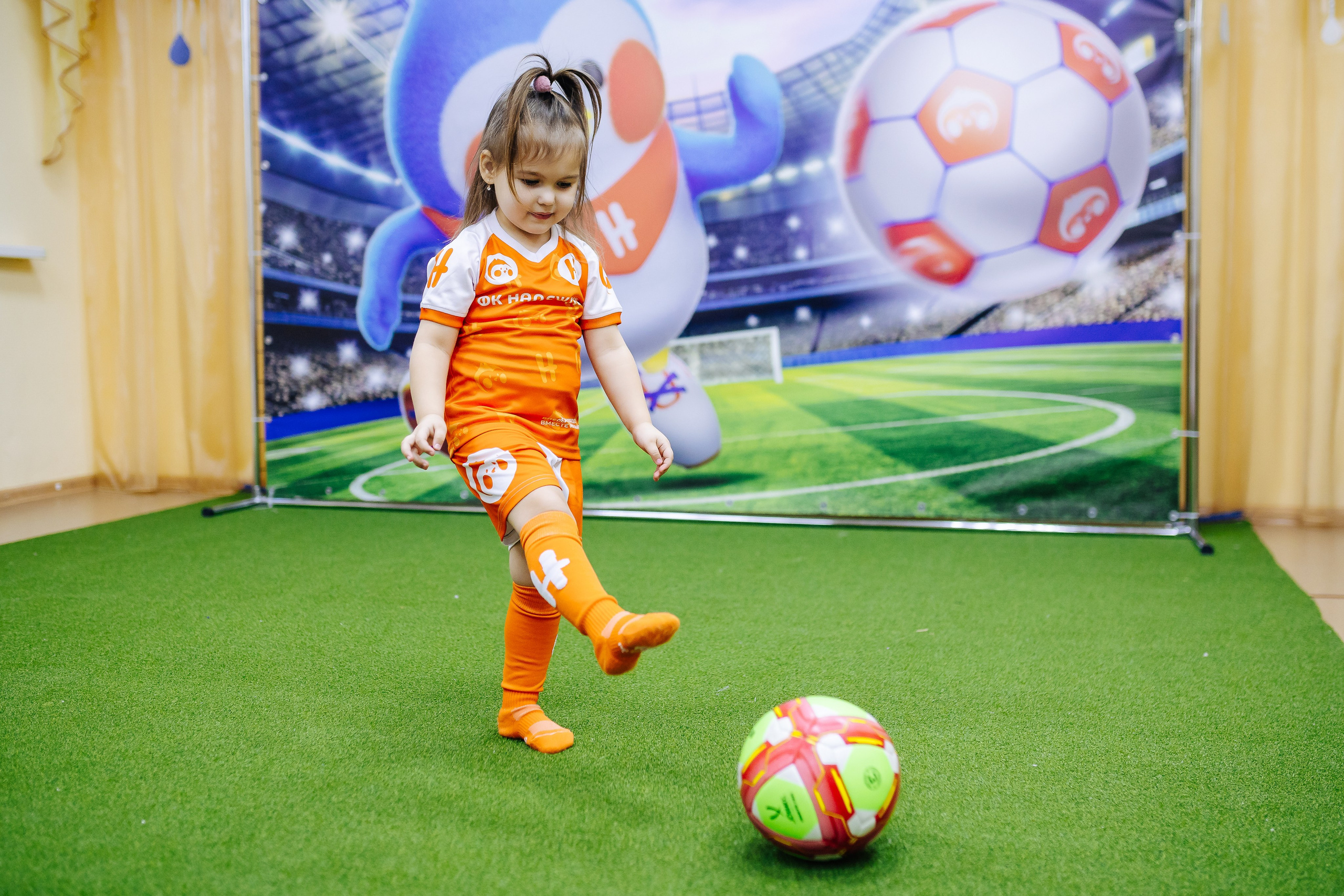 Фотосессия с кубком в детских садах г. Магнитогорска. Денис Прохоров Фотограф в г. Магнитогорск