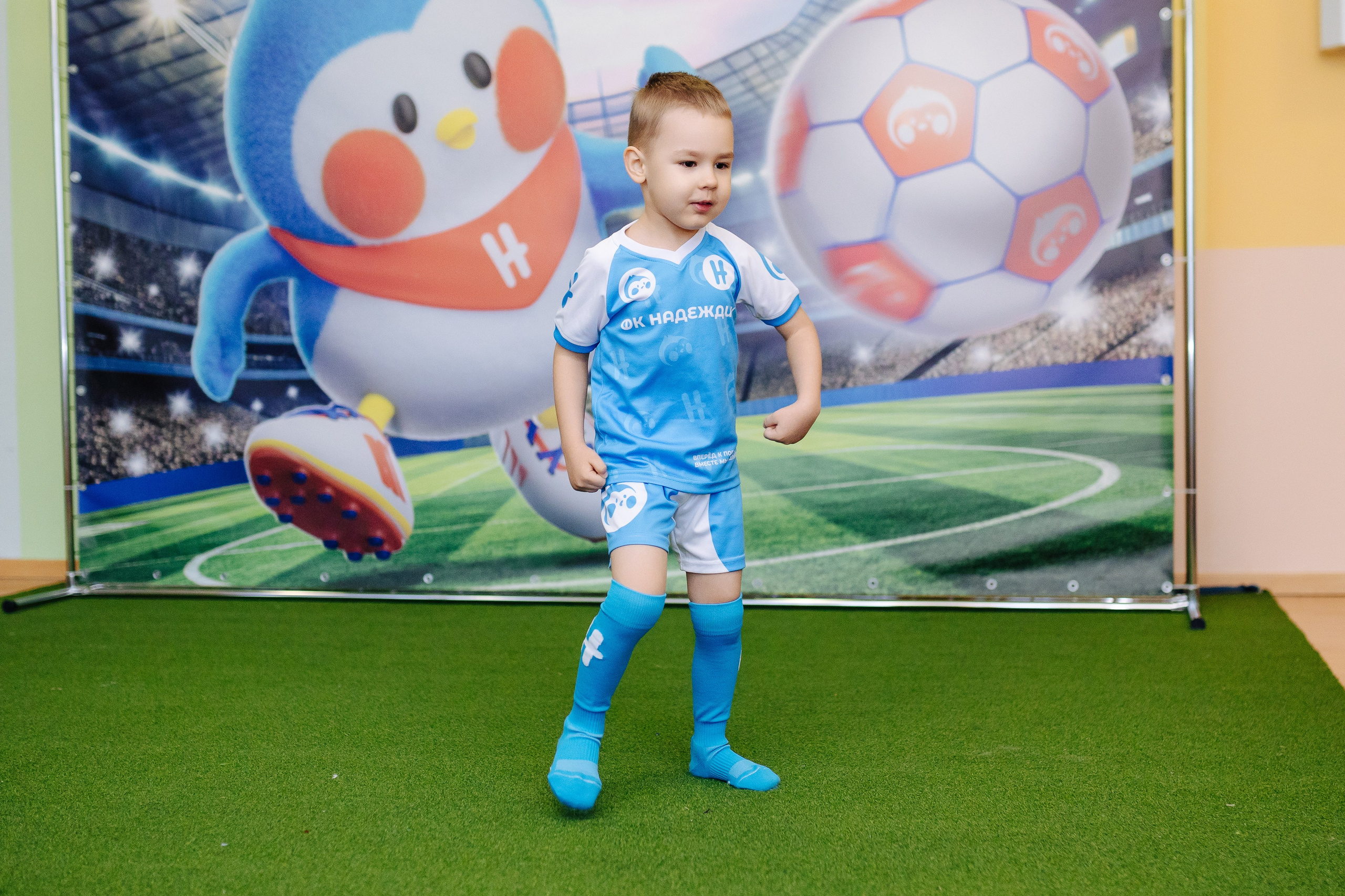 Фотосессия с кубком в детских садах г. Магнитогорска. Денис Прохоров Фотограф в г. Магнитогорск