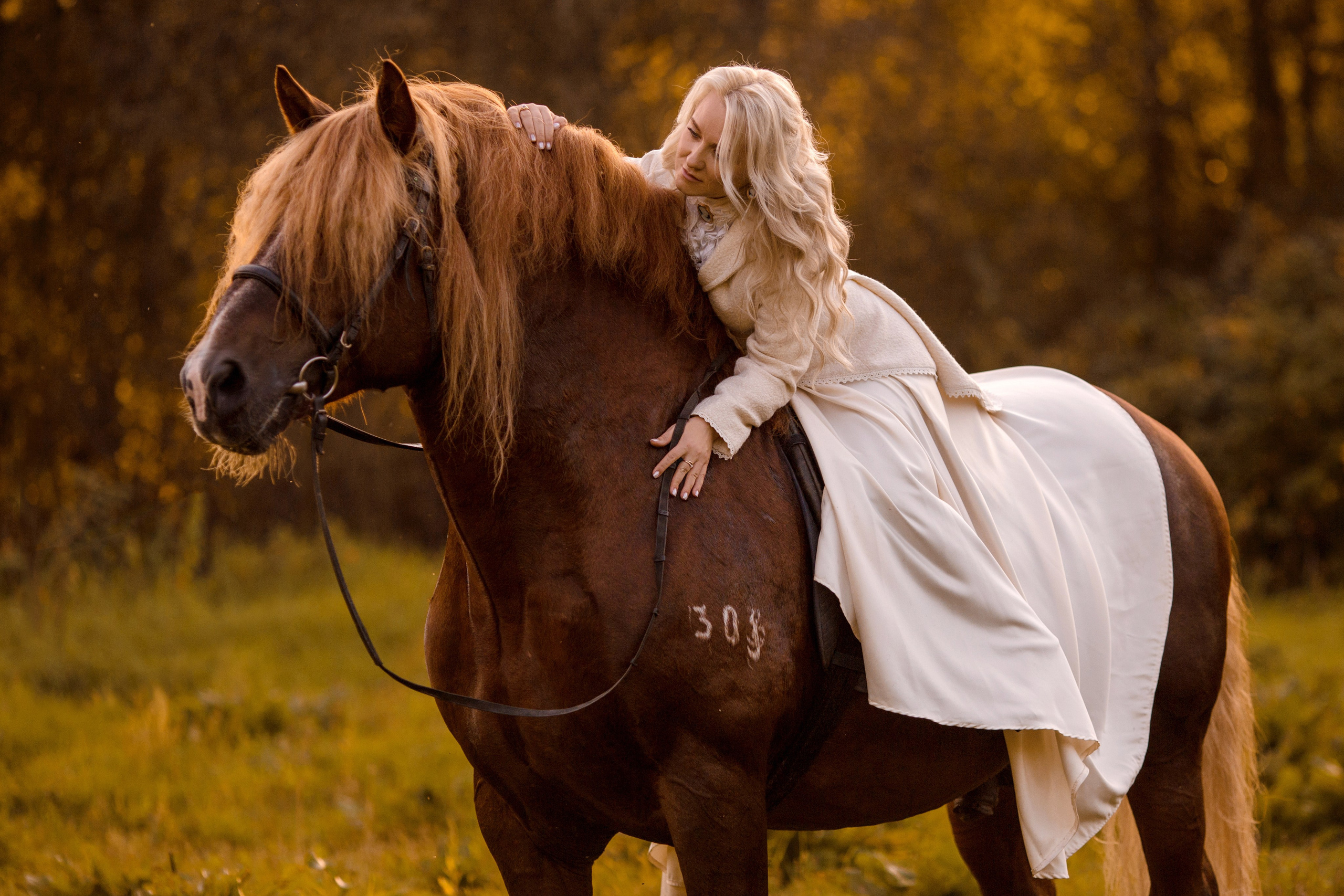 Осенняя фотосессия в костюме амазонка