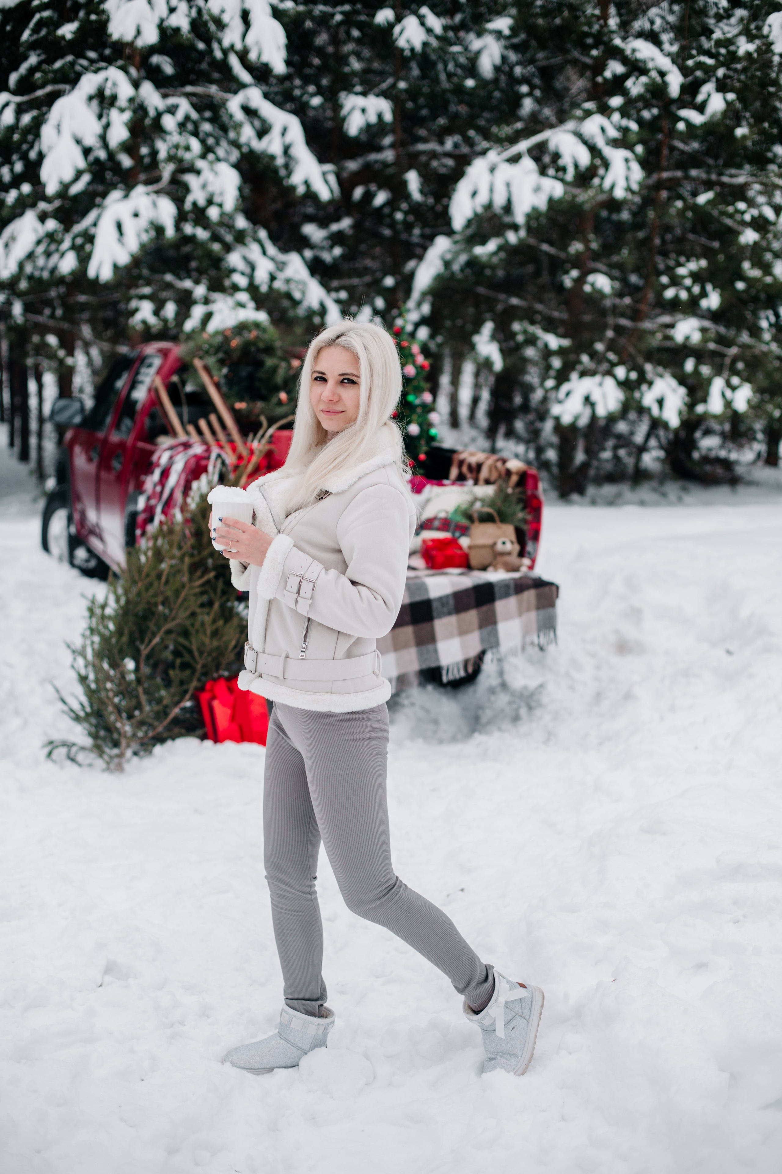 Даша, Настя (красный пикап и не только :). Семейный и свадебный фотограф в Воронеже Майя Добровольская