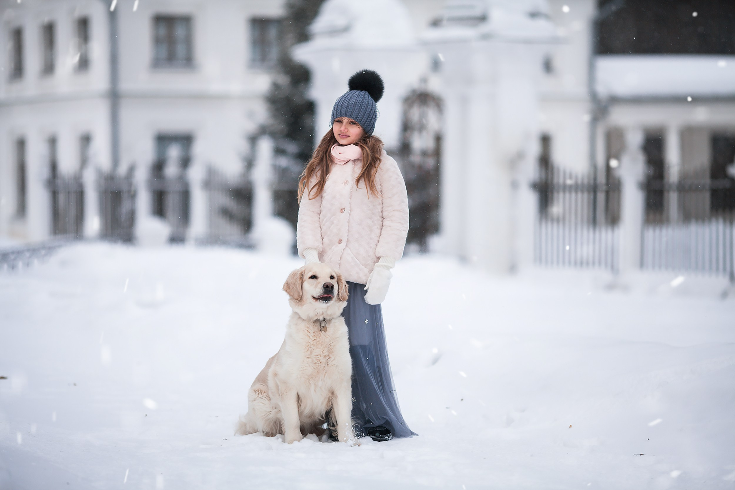 Зимнее фото девочки с собакой