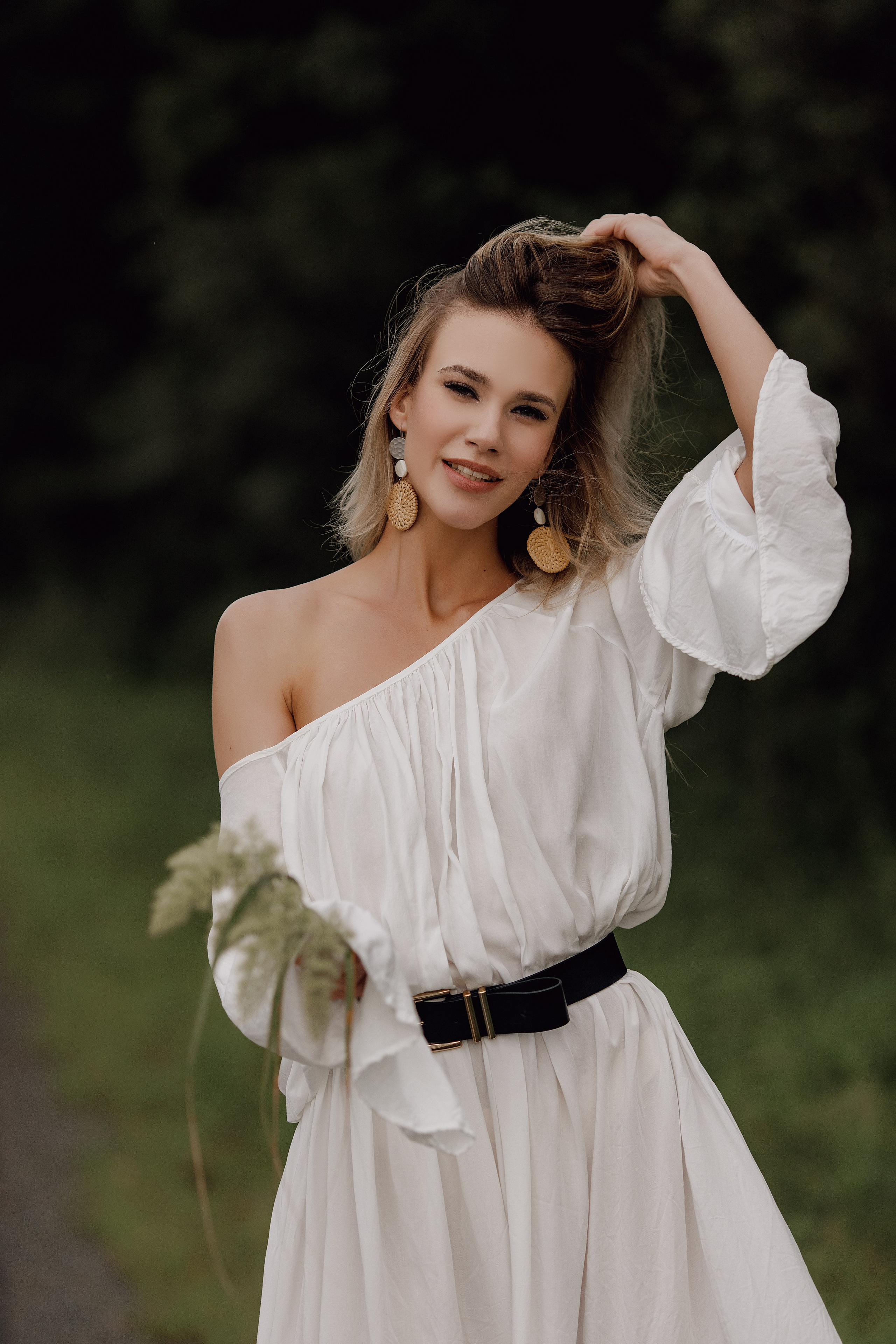 Вечерняя прогулка в поле. Свадебный фотограф Санкт-Петербург  Москва